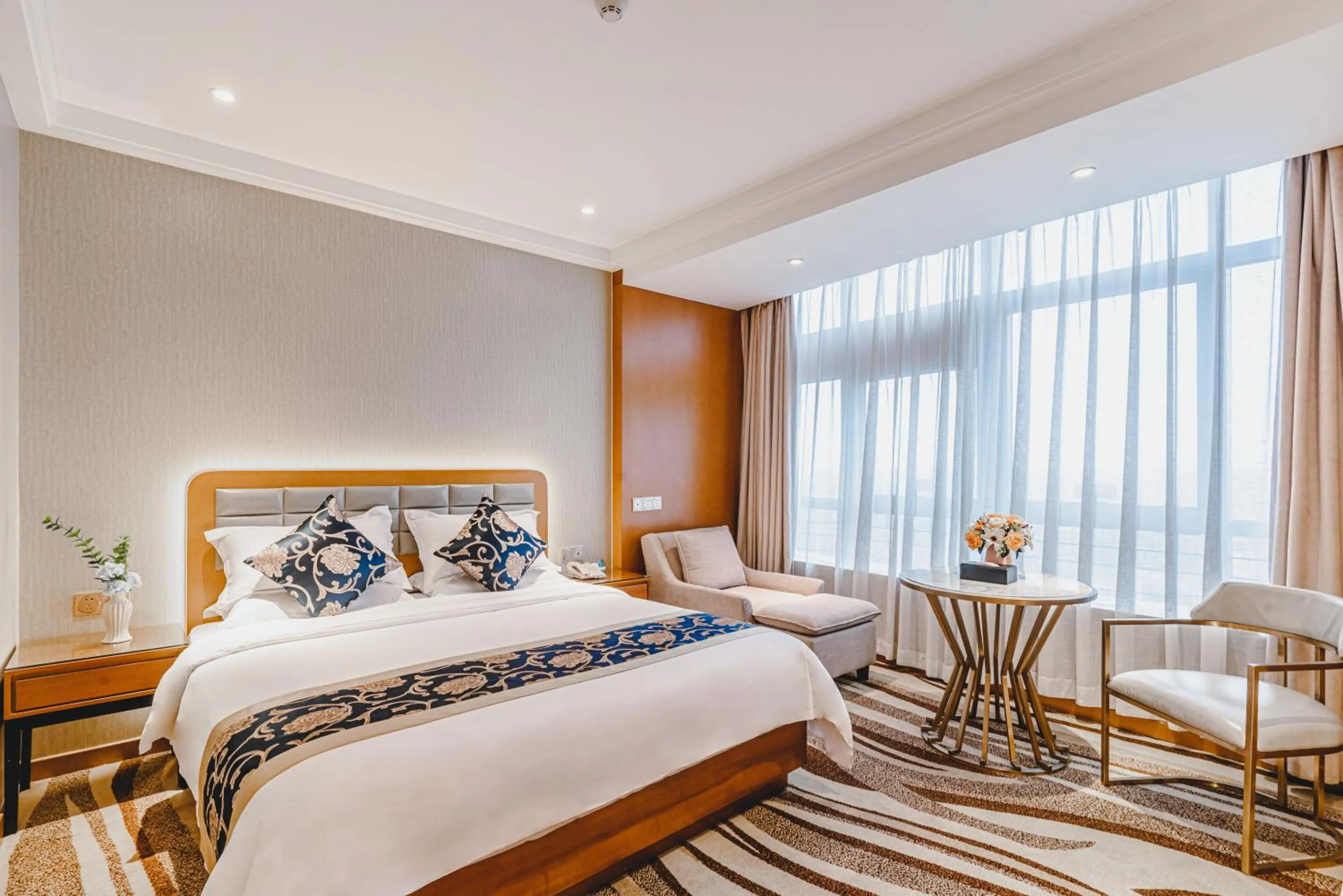 Bed in Wenzhou Hangbin International Hotel