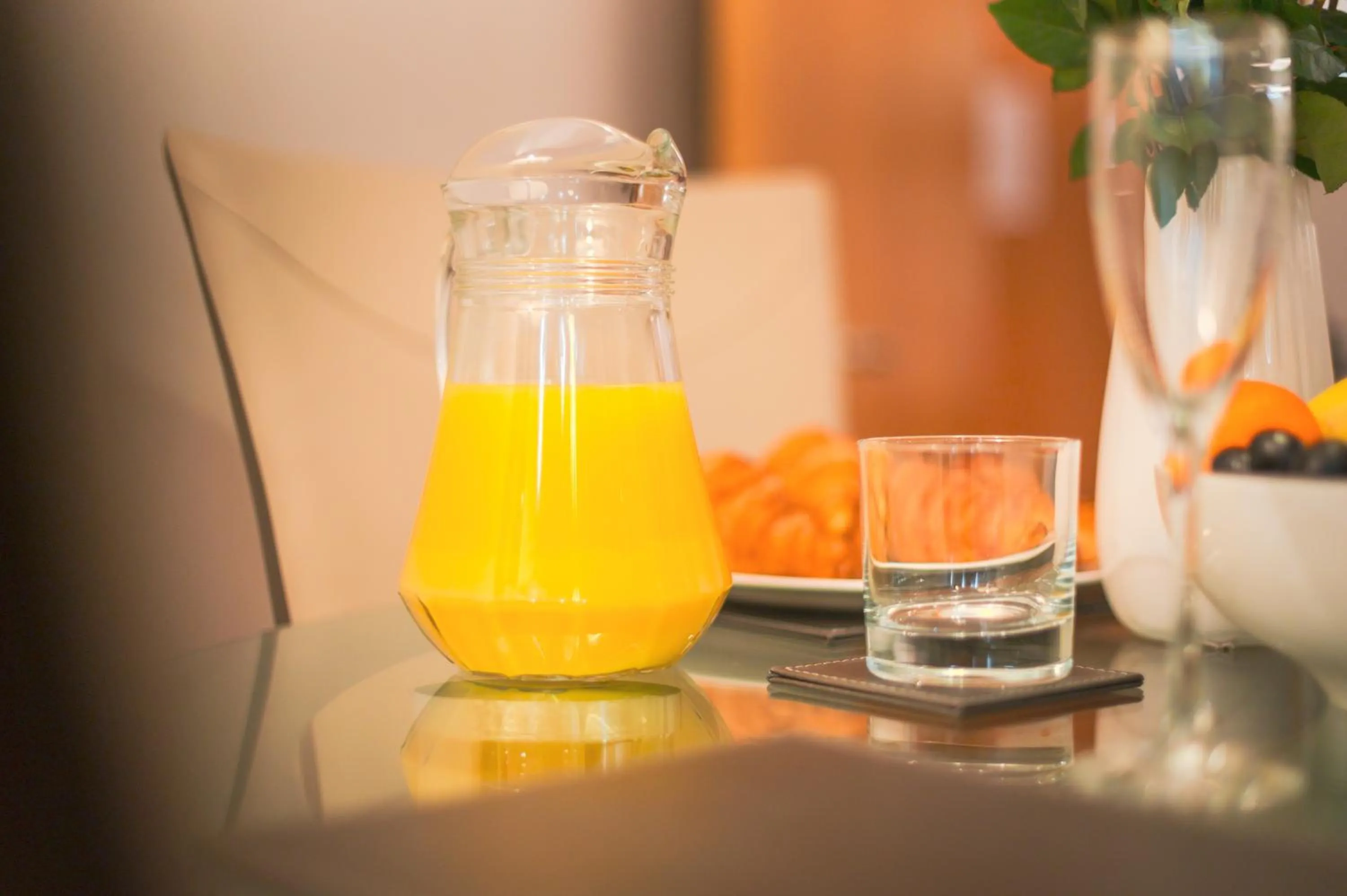 Dining area in Highland Apartments by Mansley