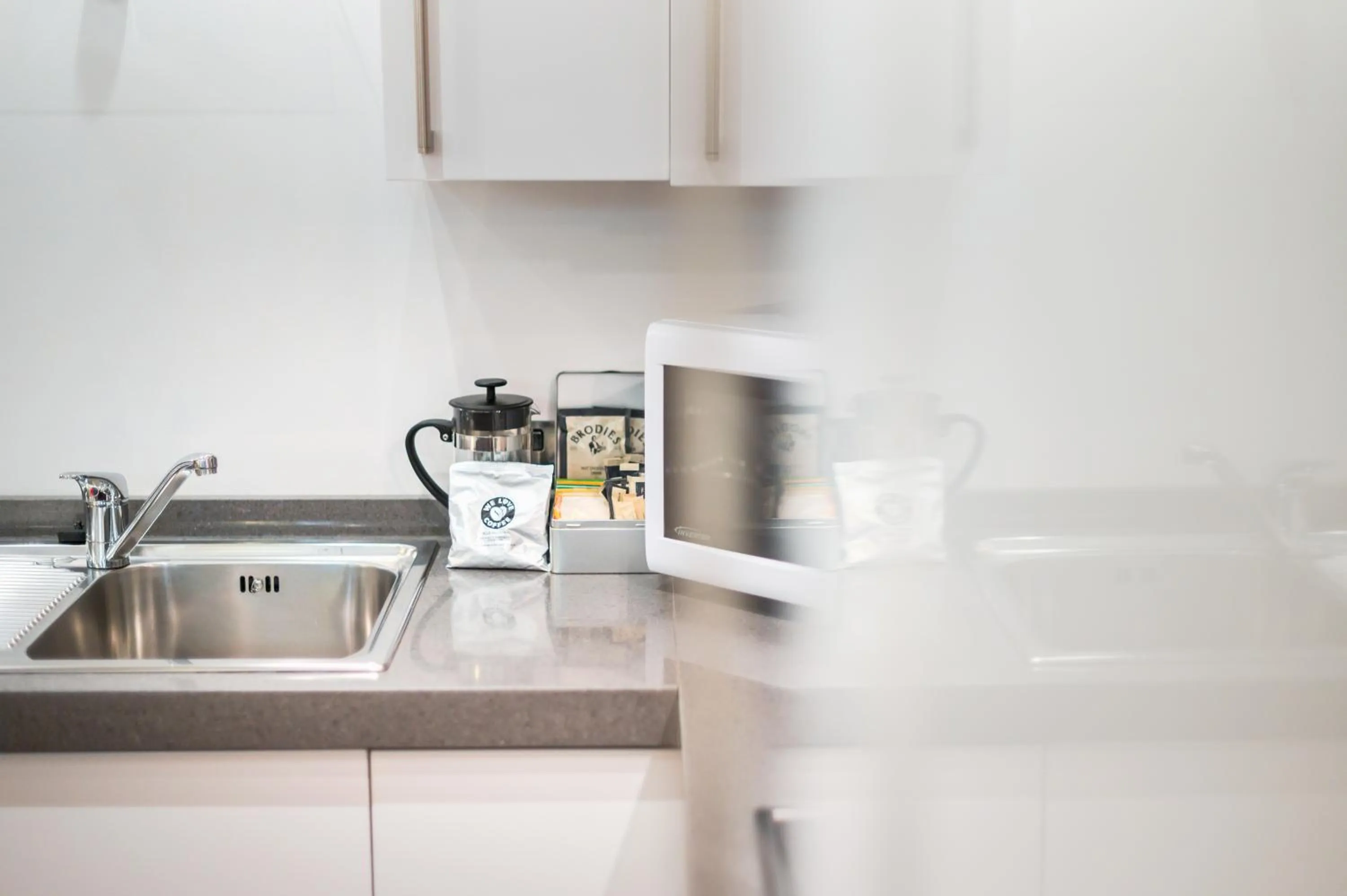 Kitchen or kitchenette in Highland Apartments by Mansley