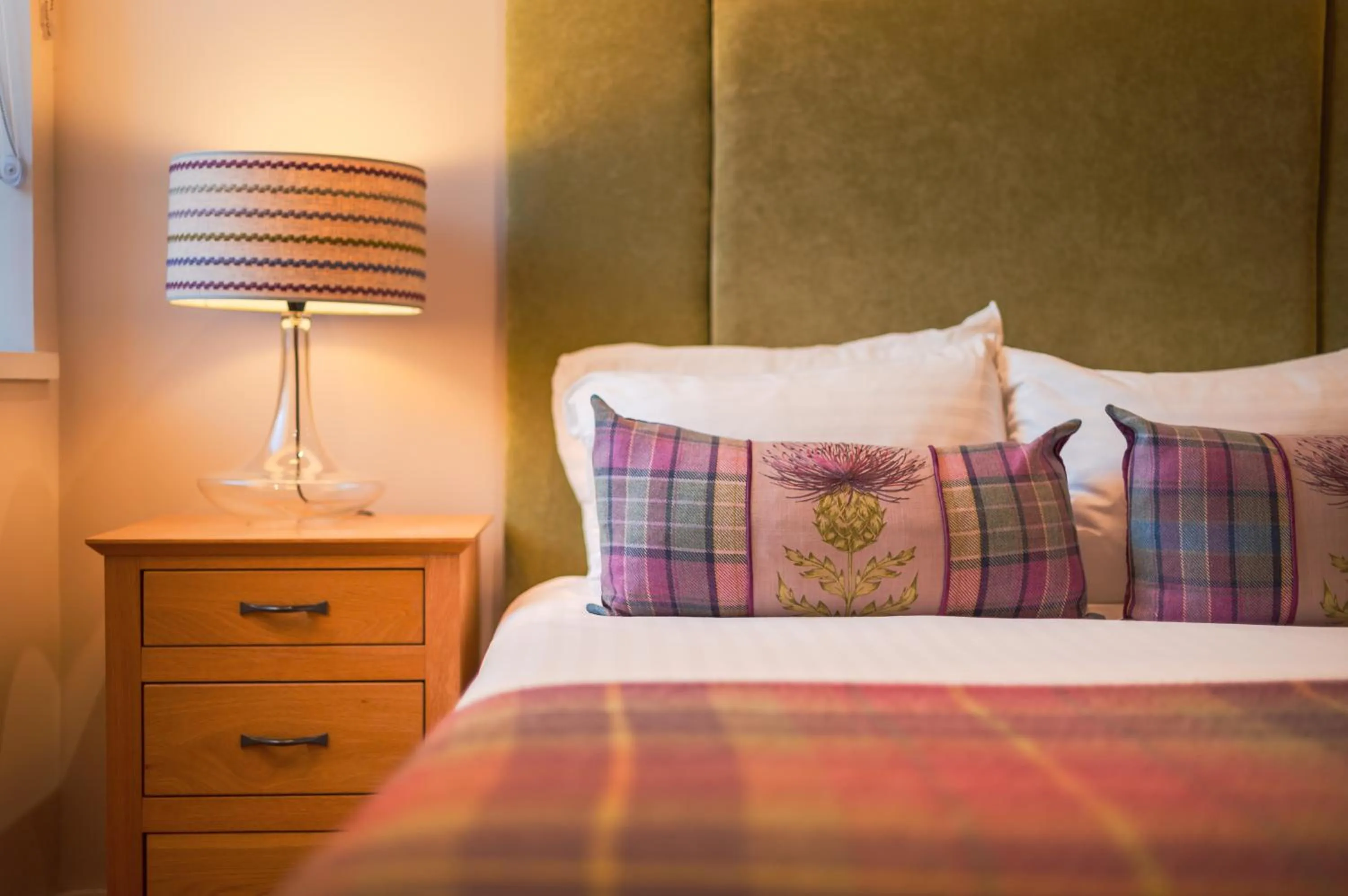 Bedroom, Bed in Highland Apartments by Mansley