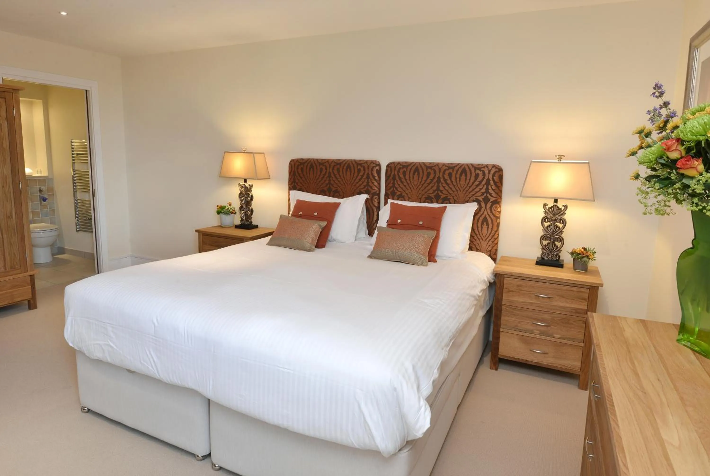 Bedroom, Bed in Highland Apartments by Mansley