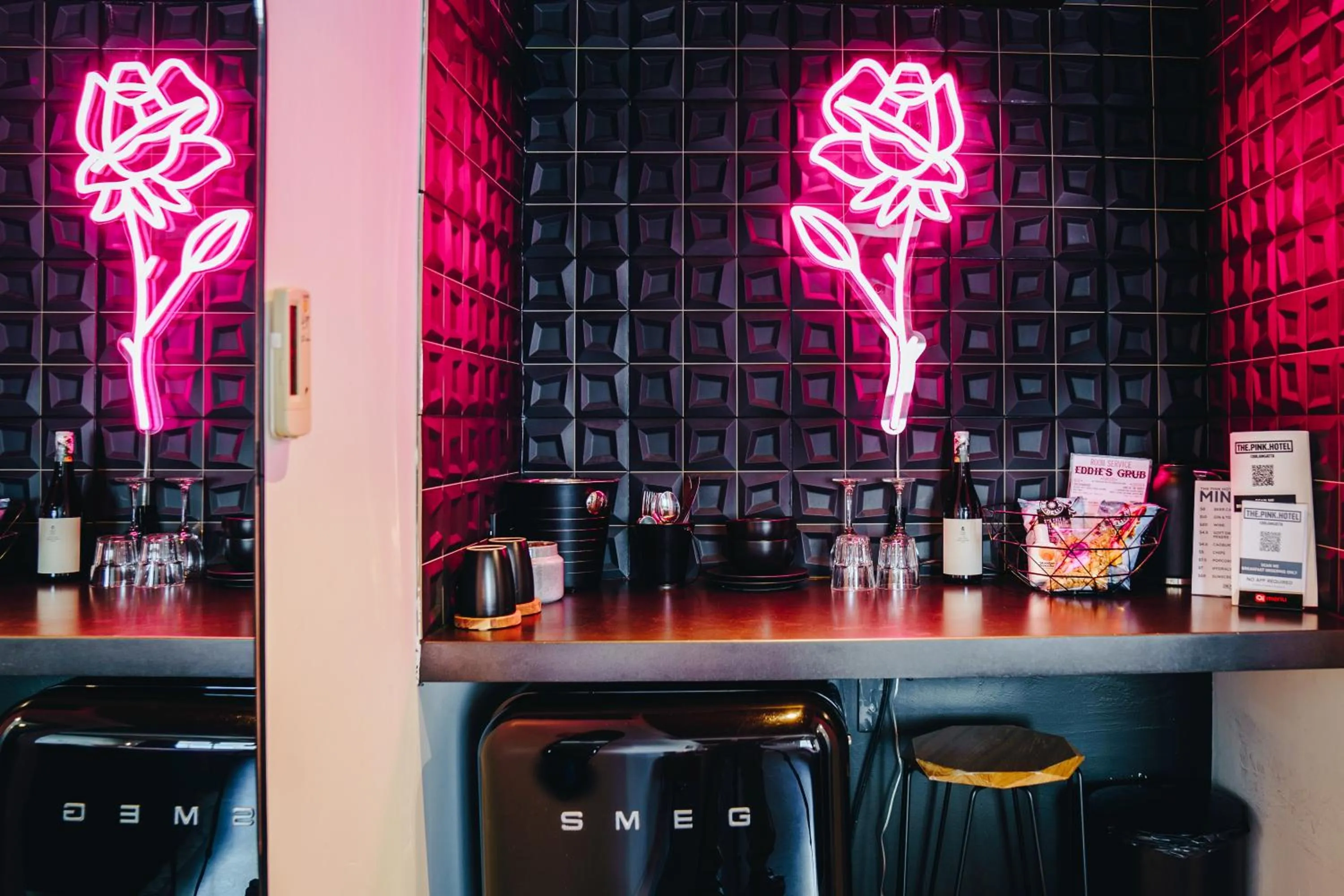 Kitchen or kitchenette in The Pink Hotel Coolangatta
