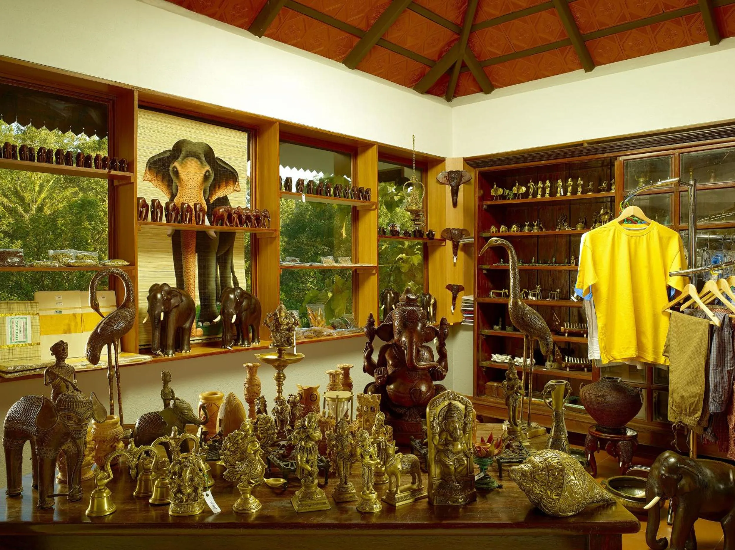 On-site shops in Elephant Court Thekkady