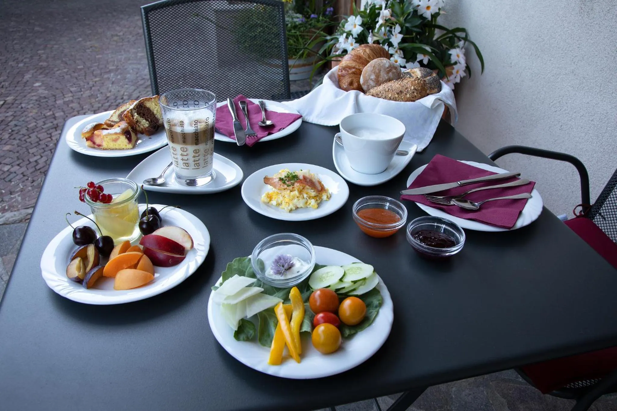 Buffet breakfast in Rebenheim