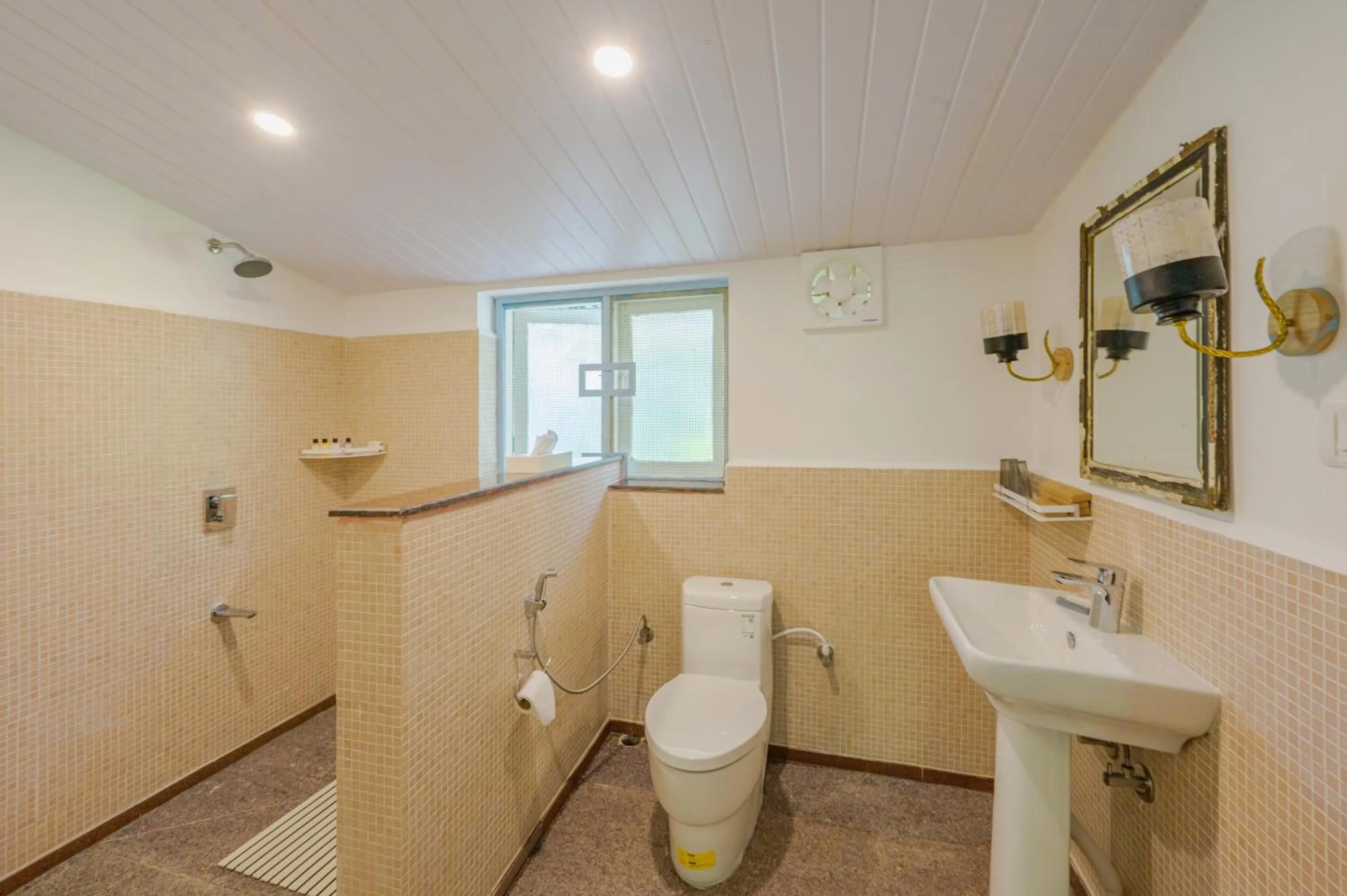 Shower in Neemrana's Wallwood Garden