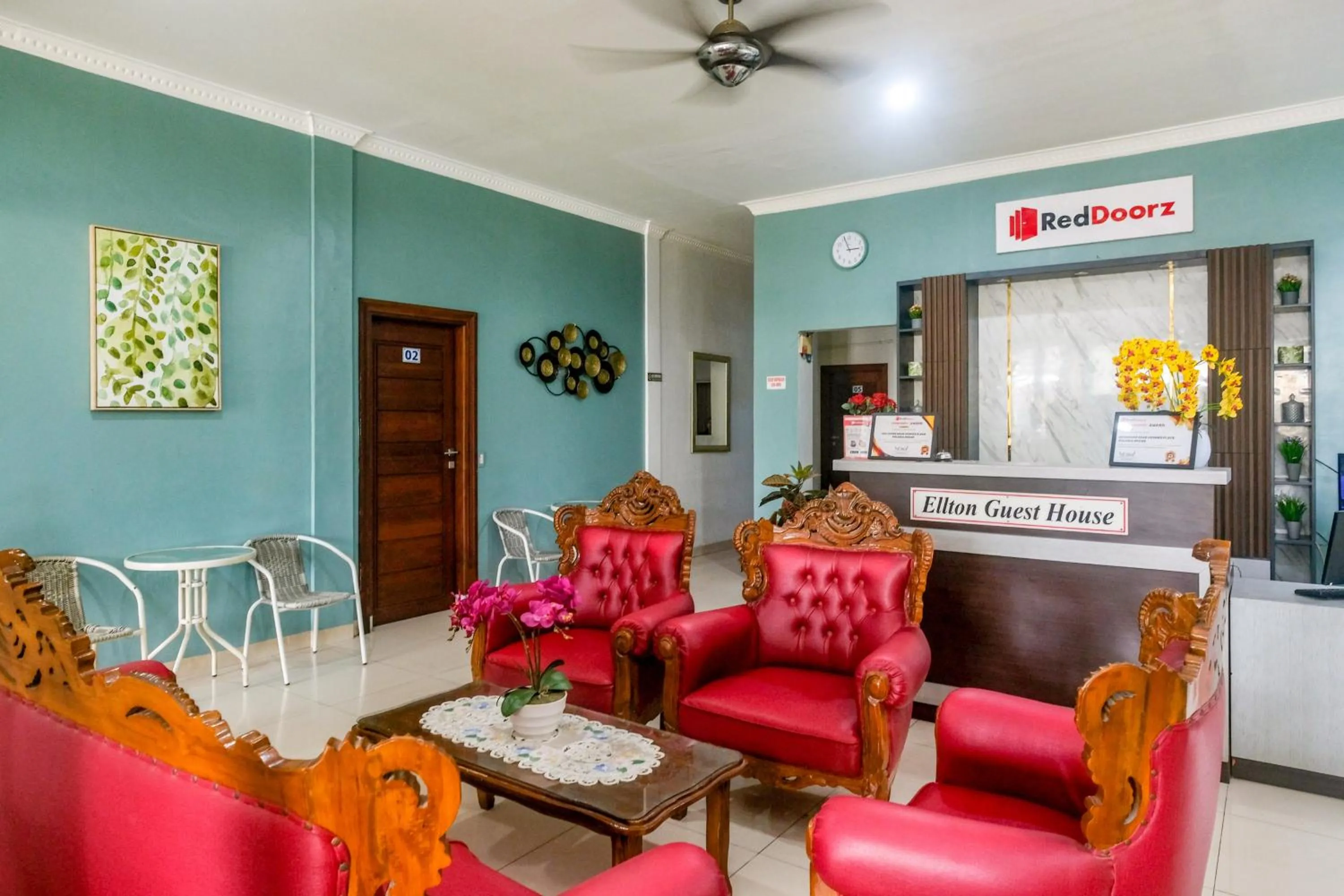 RedDoorz near Hermes Place Polonia Medan