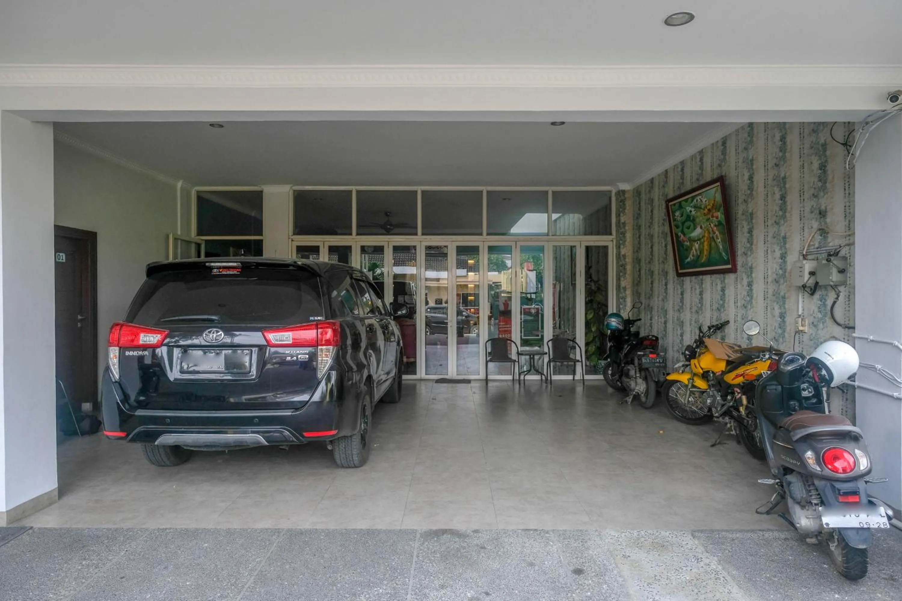 RedDoorz near Hermes Place Polonia Medan