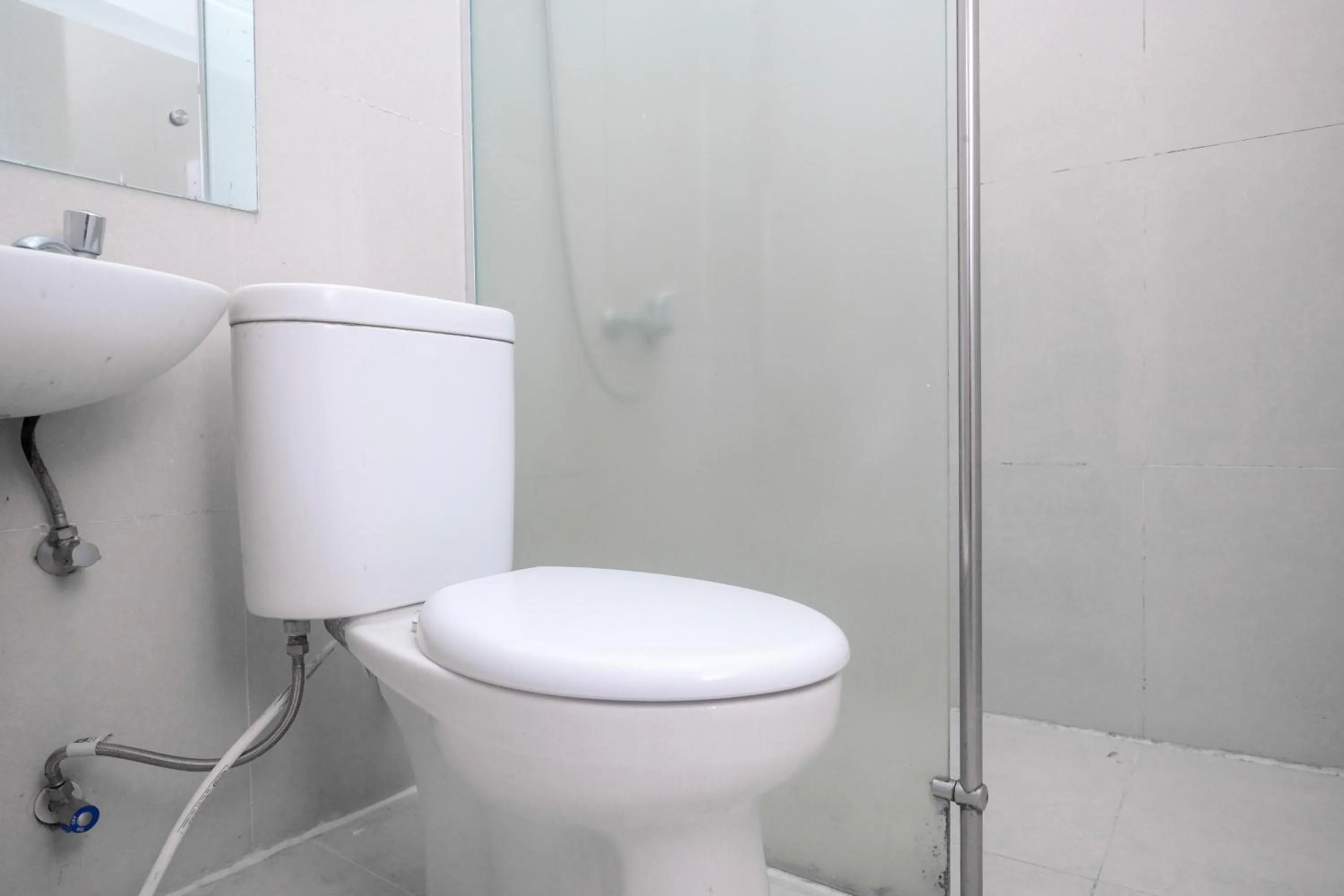 RedDoorz near Hermes Place Polonia Medan