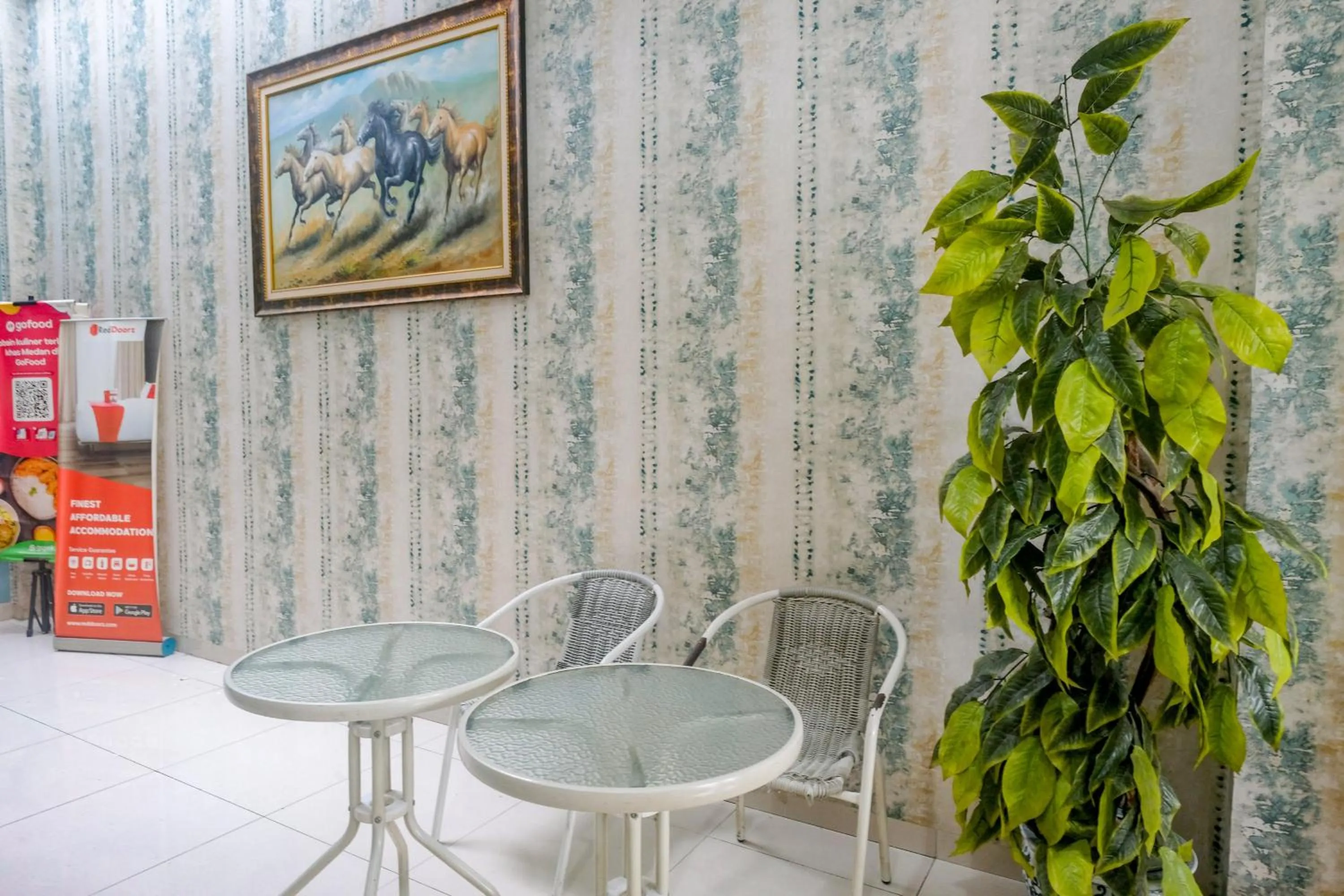 RedDoorz near Hermes Place Polonia Medan