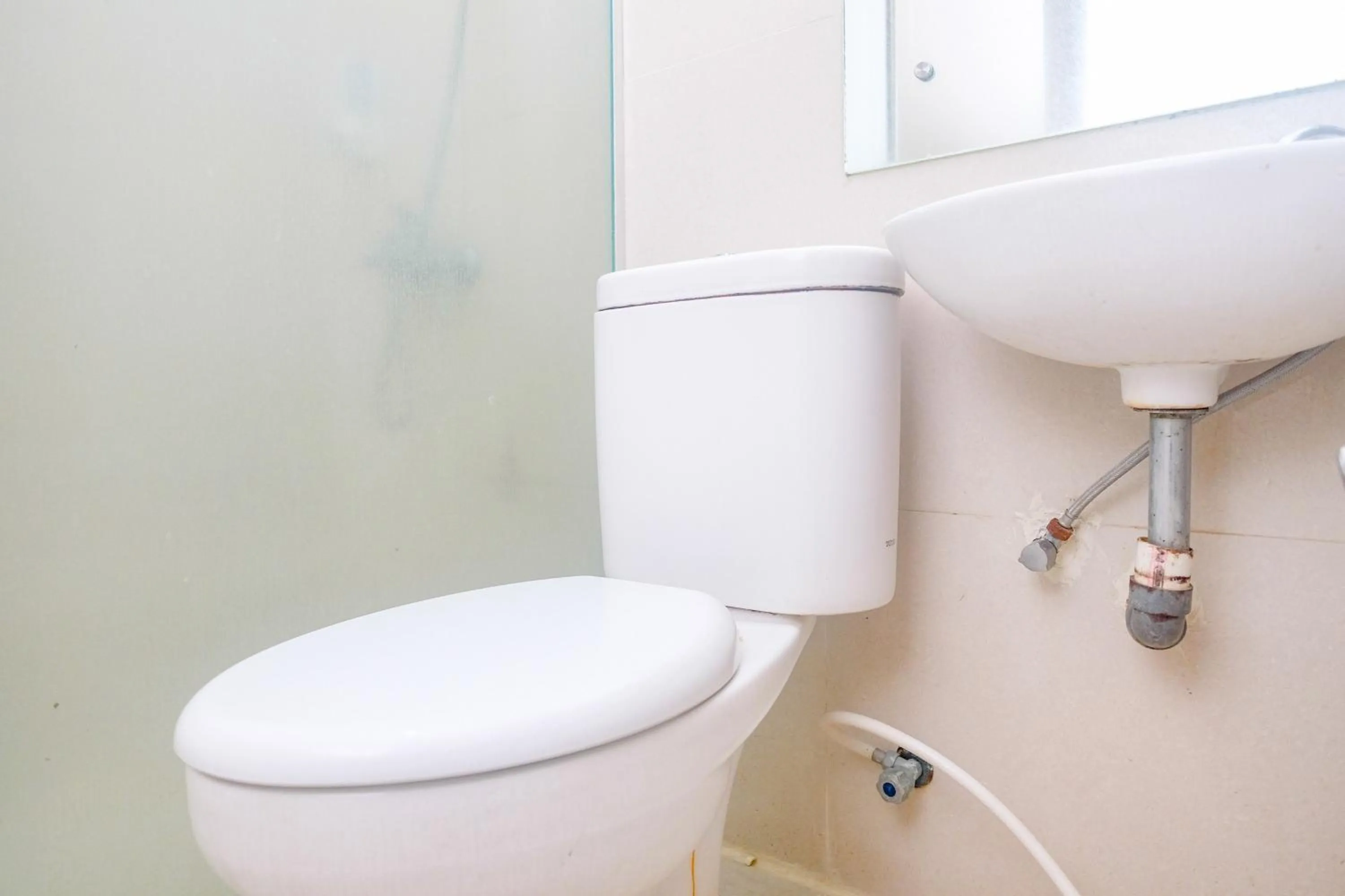 RedDoorz near Hermes Place Polonia Medan