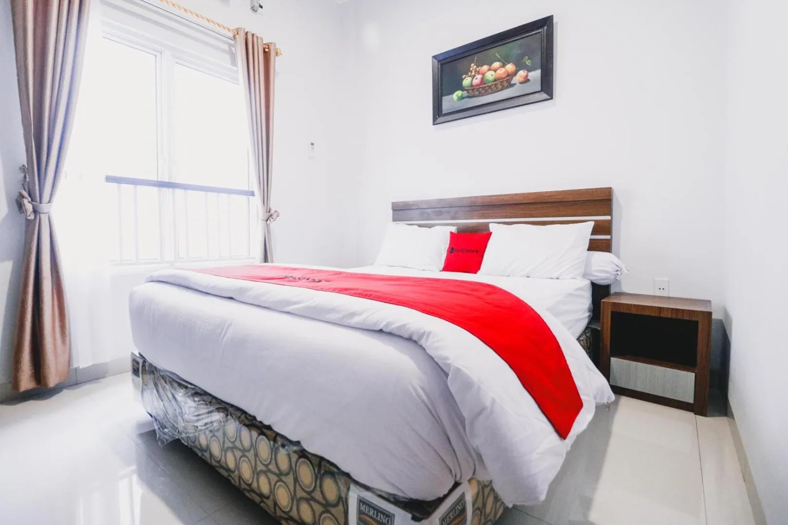 Bedroom, Bed in RedDoorz near Hermes Place Polonia Medan