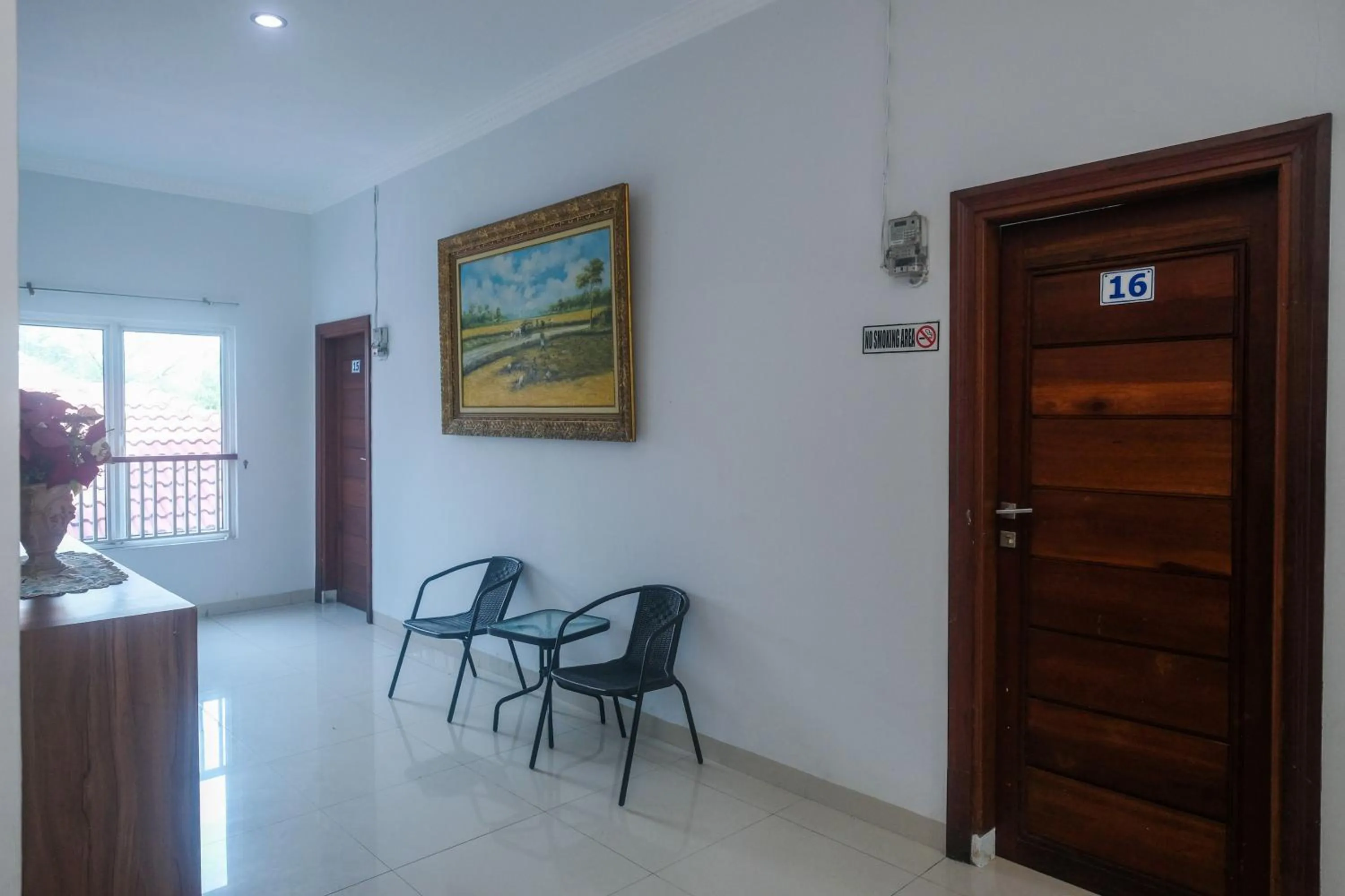 RedDoorz near Hermes Place Polonia Medan