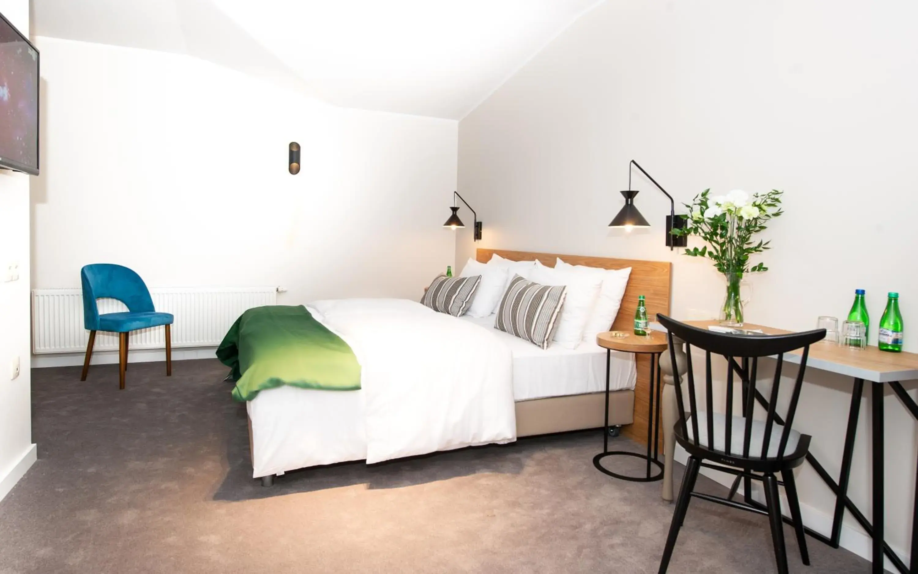 Quadruple Room - single occupancy - Disability Access in poznańska19 Quadruple Room - single occupancy - Disability Access in poznańska19