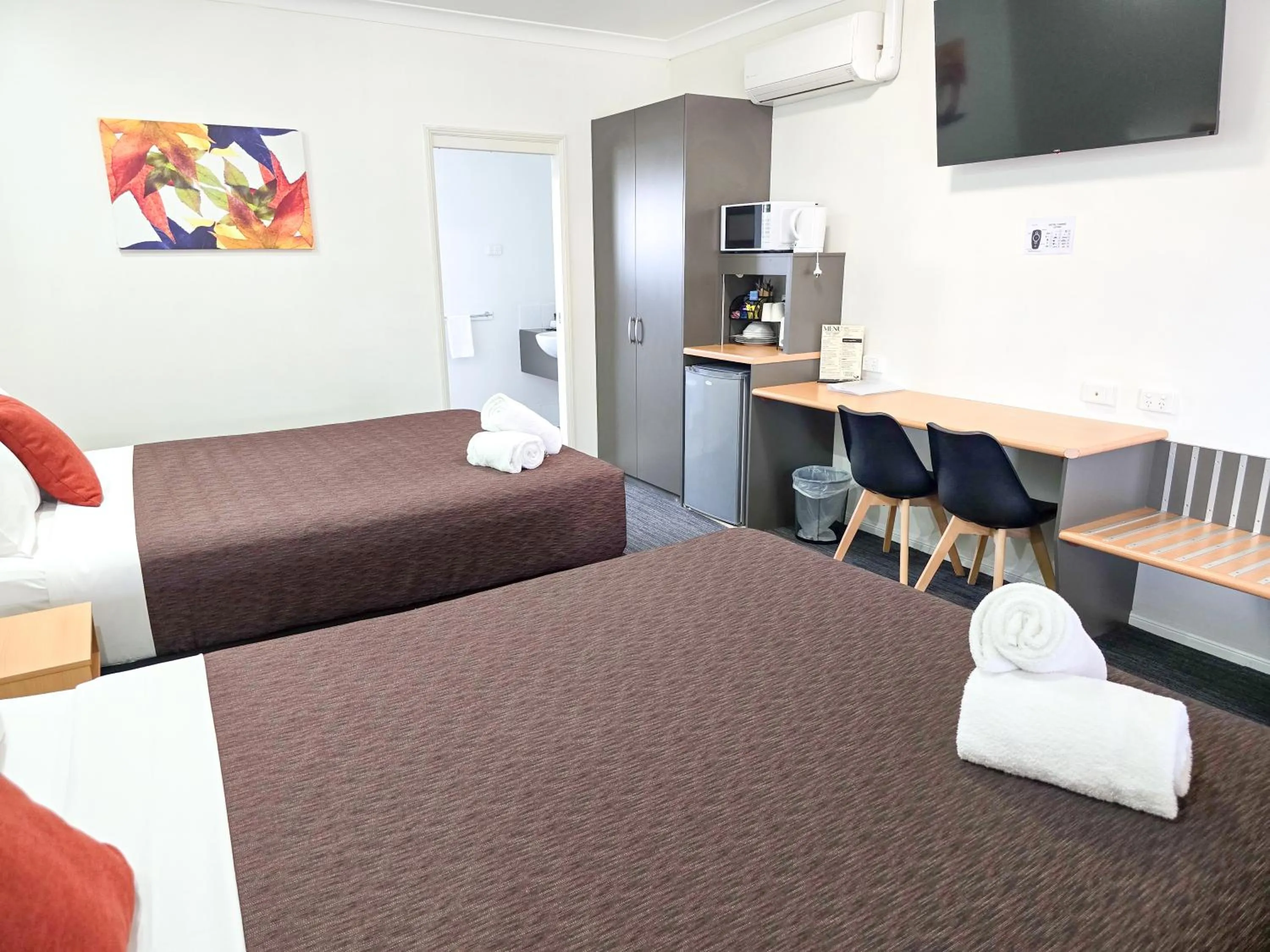 Bed in Ascot Lodge Motor Inn