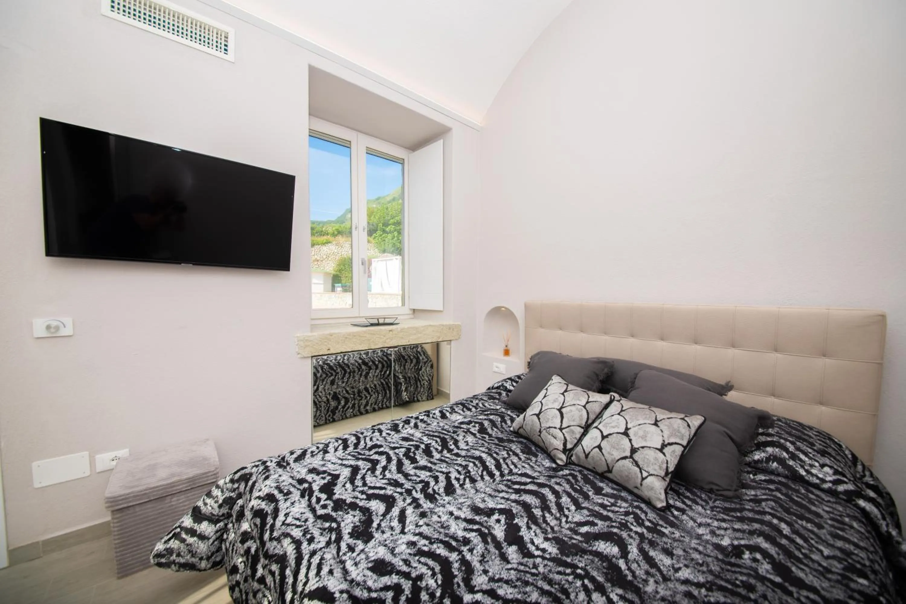 Photo of the whole room, Bed in Tenuta C'est la Vie