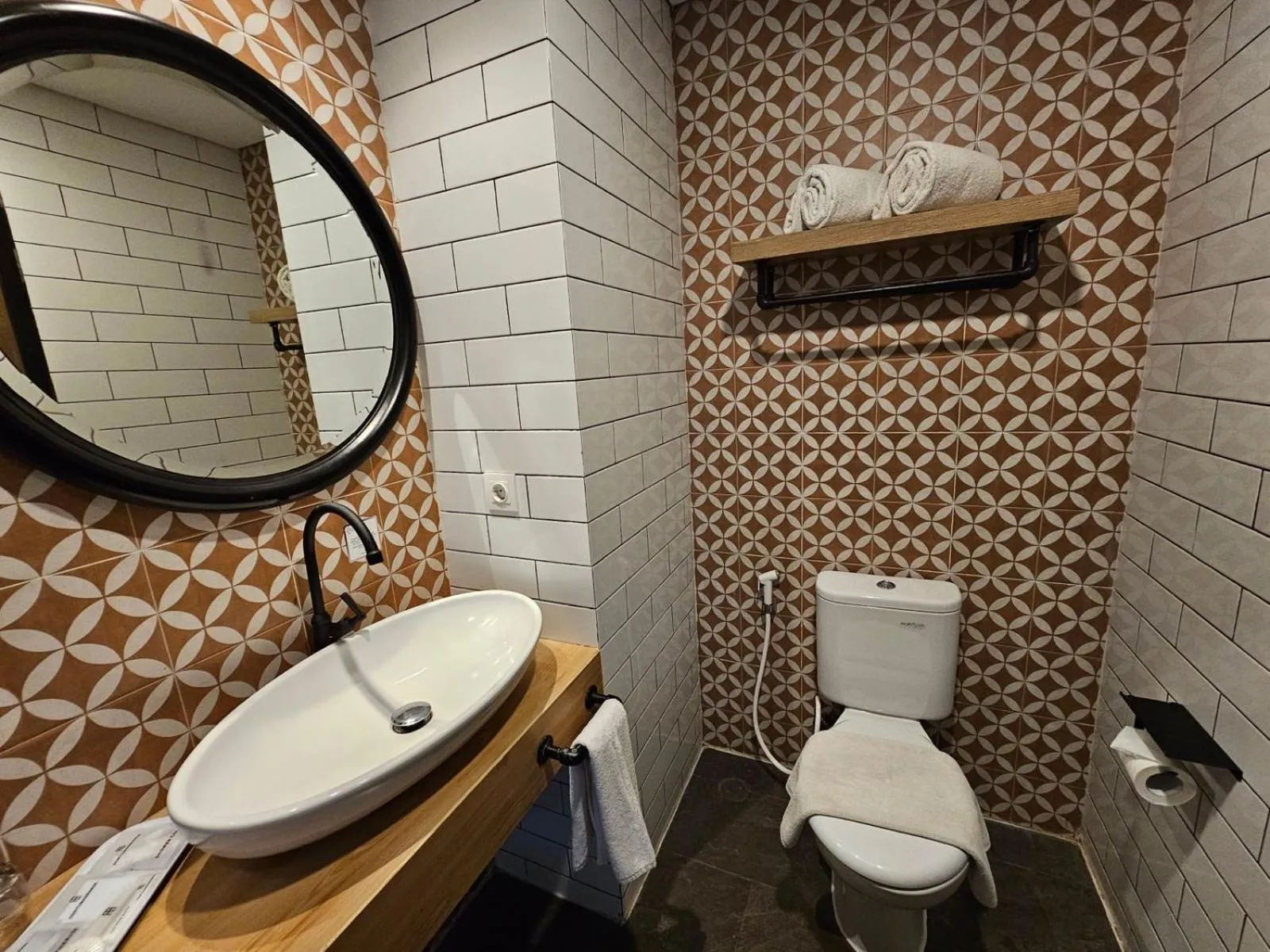 Toilet in Hotel Fortunagrande Jember By Fosia Hotels