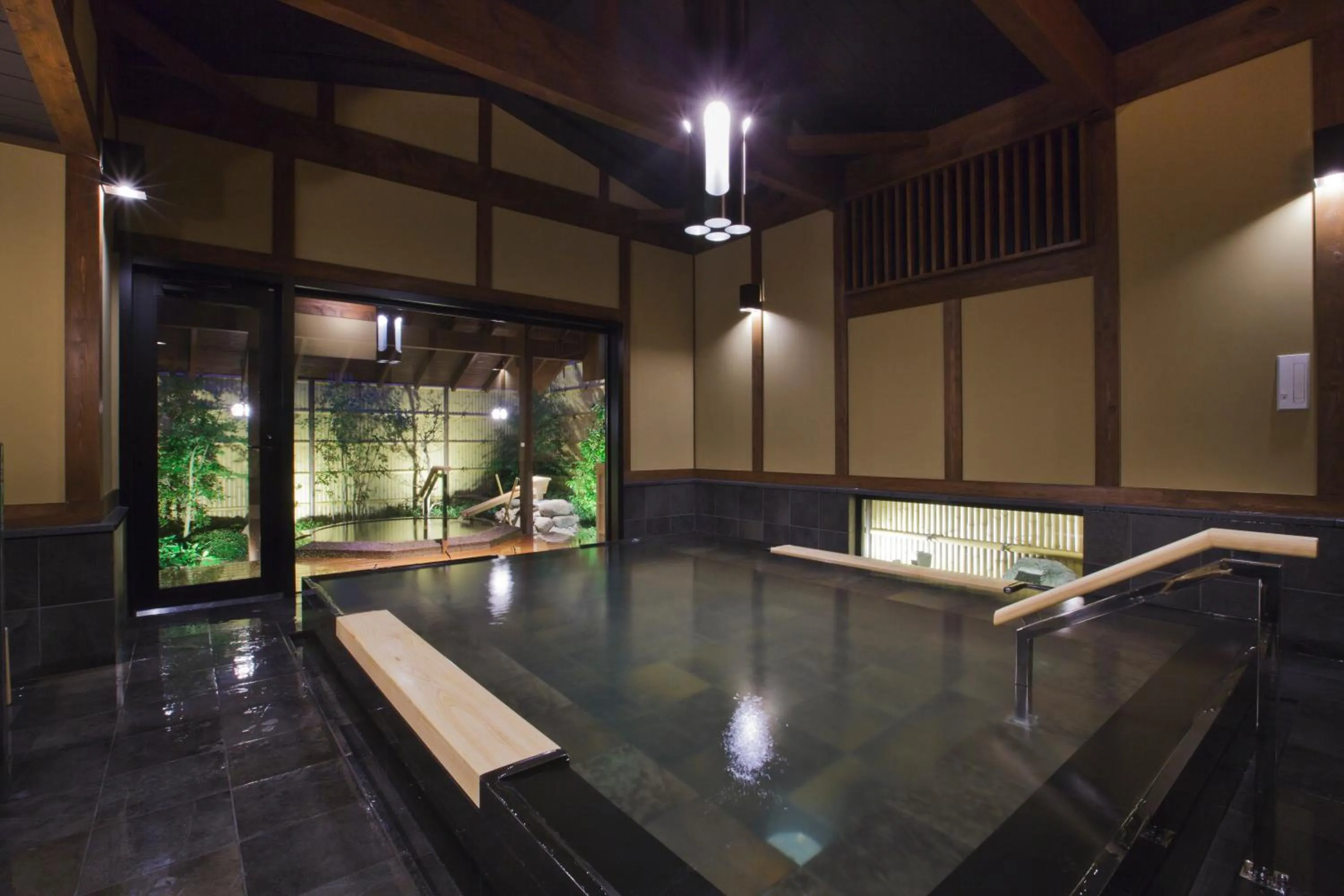 Hot Spring Bath in Kizukuri no Yado Hashizuya