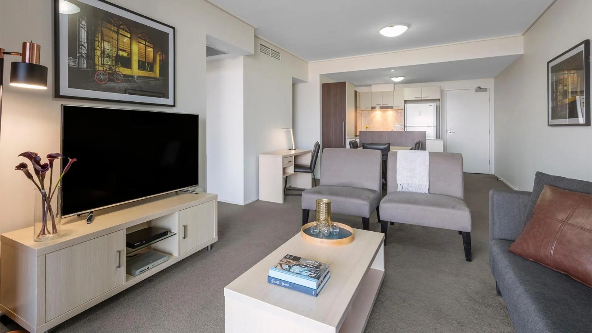 TV and multimedia in Oaks Brisbane Aurora Suites