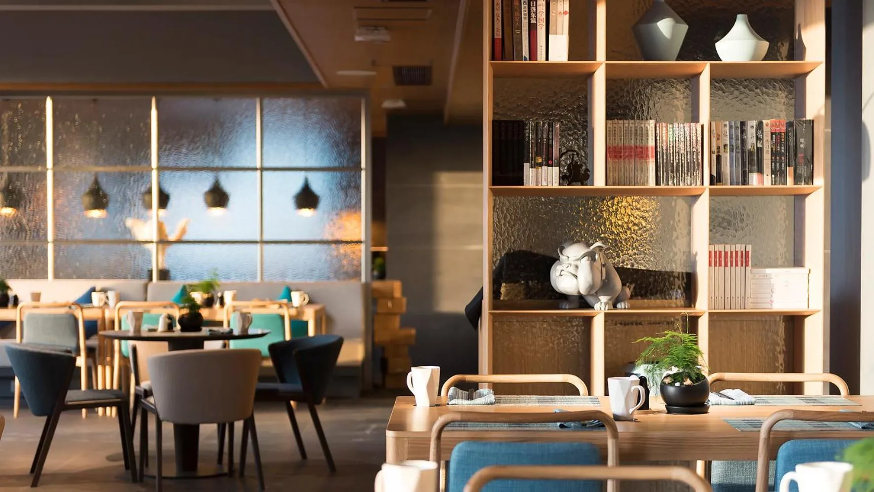 Restaurant/places to eat in Shanghai Pagoda INNO Hotel