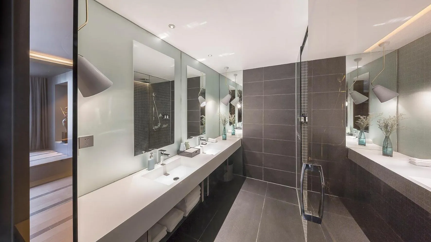 Bathroom in Shanghai Pagoda INNO Hotel