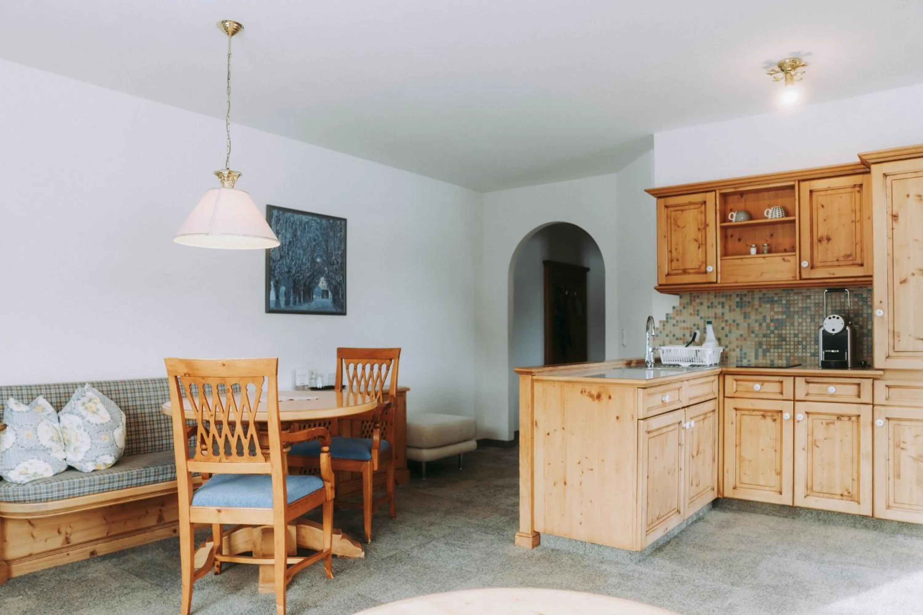 Photo of the whole room in MONS suites wine passion