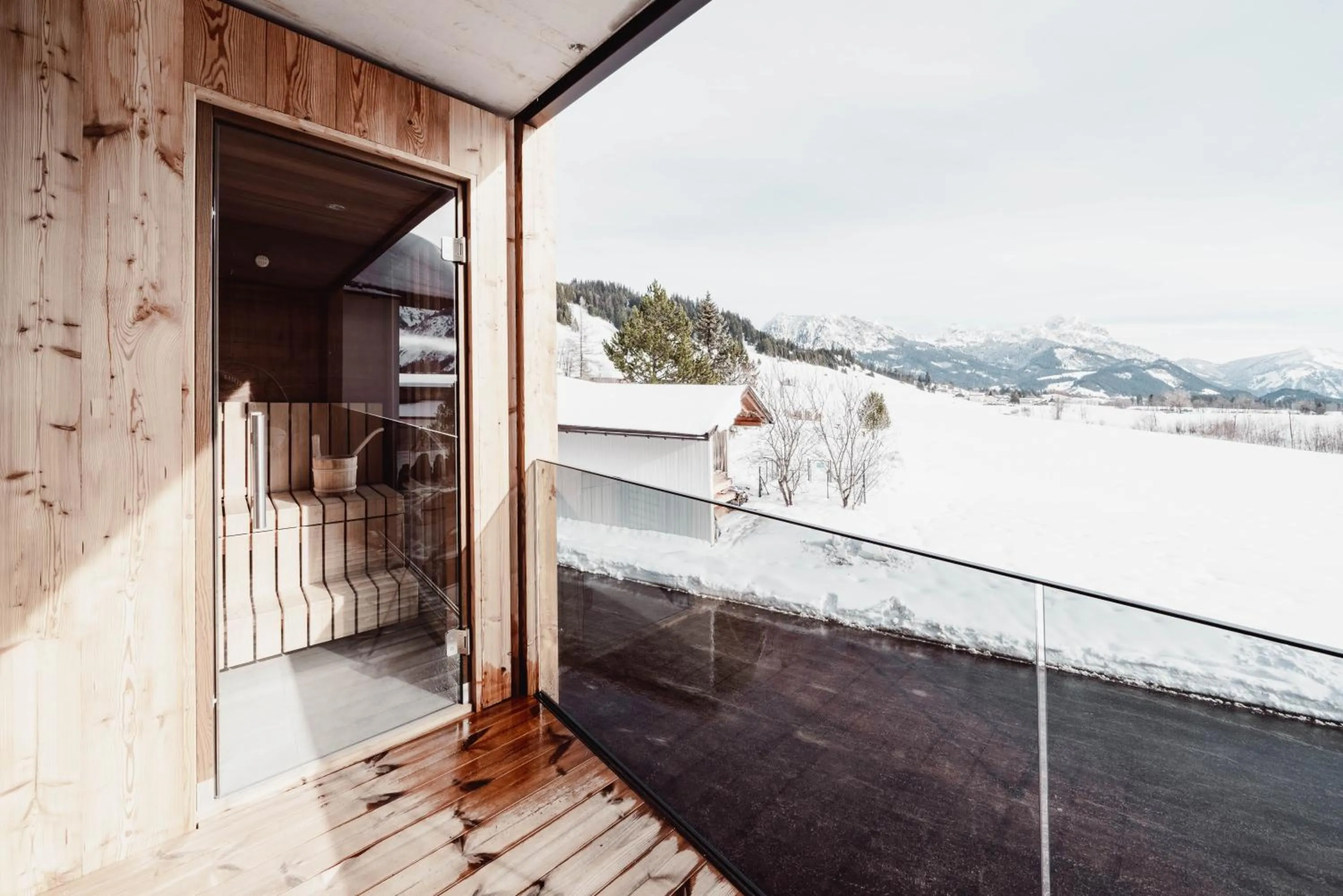 Photo of the whole room in MONS suites wine passion