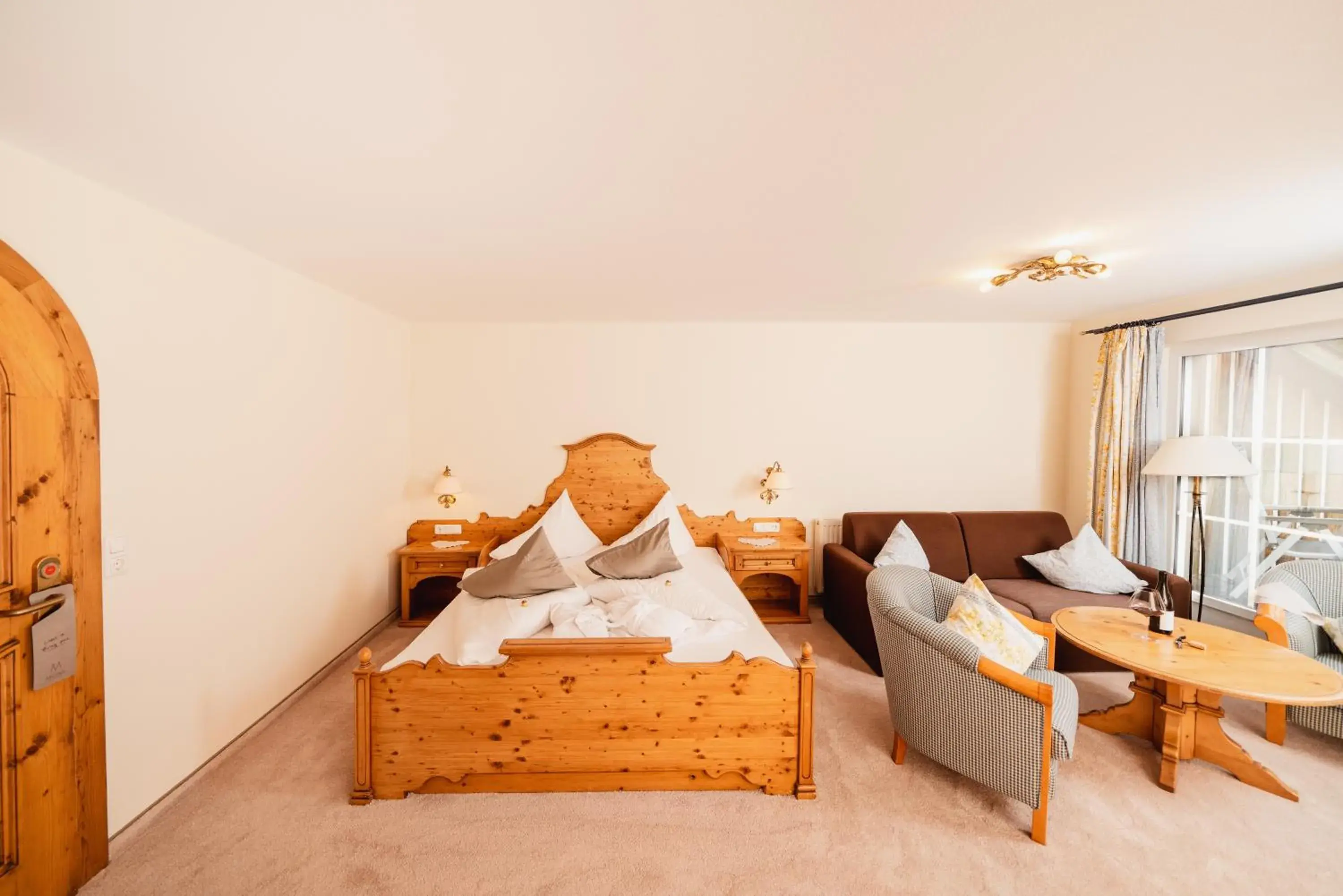 Double Room with Terrace in MONS suites wine passion Double Room with Terrace in MONS suites wine passion