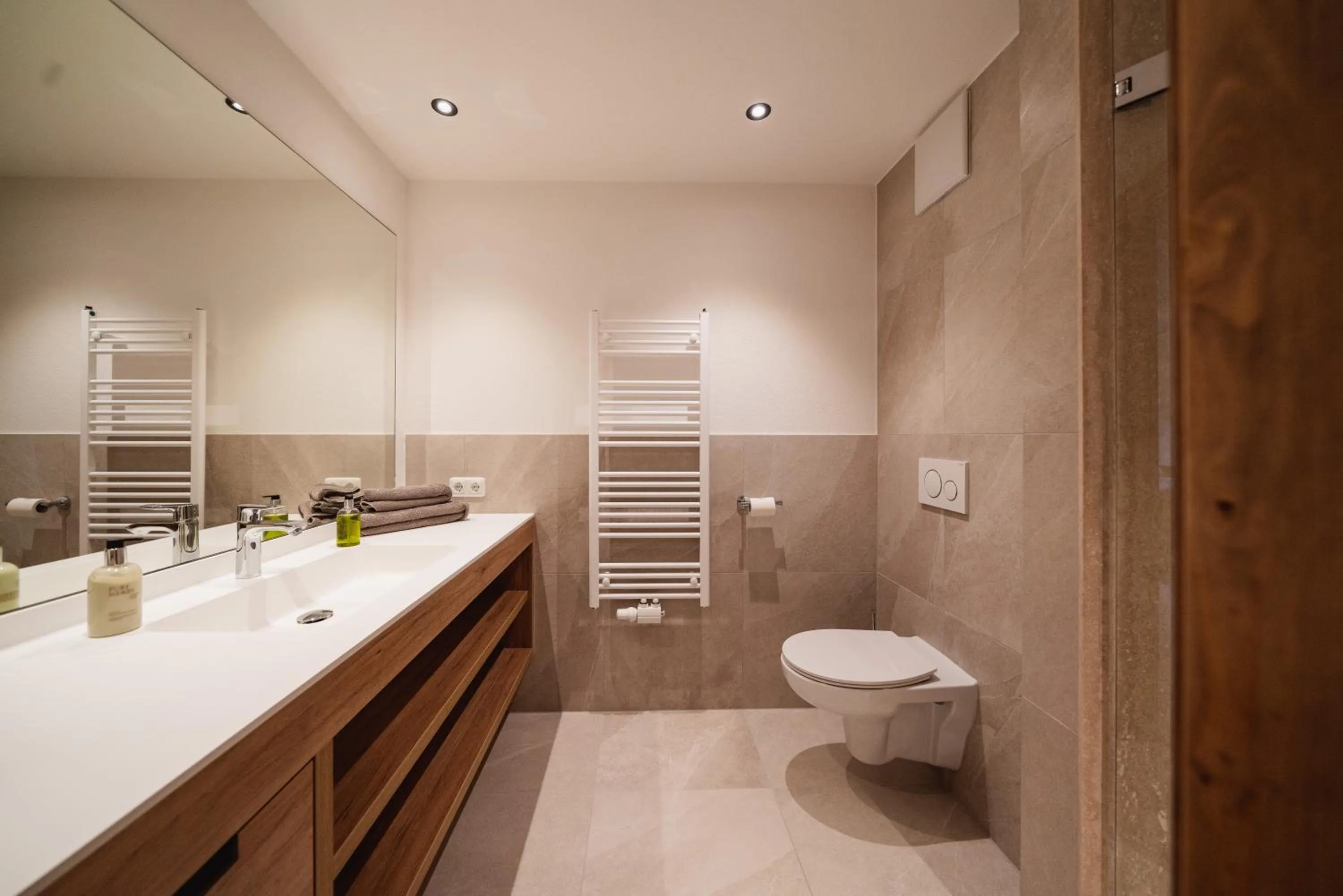 Photo of the whole room in MONS suites wine passion