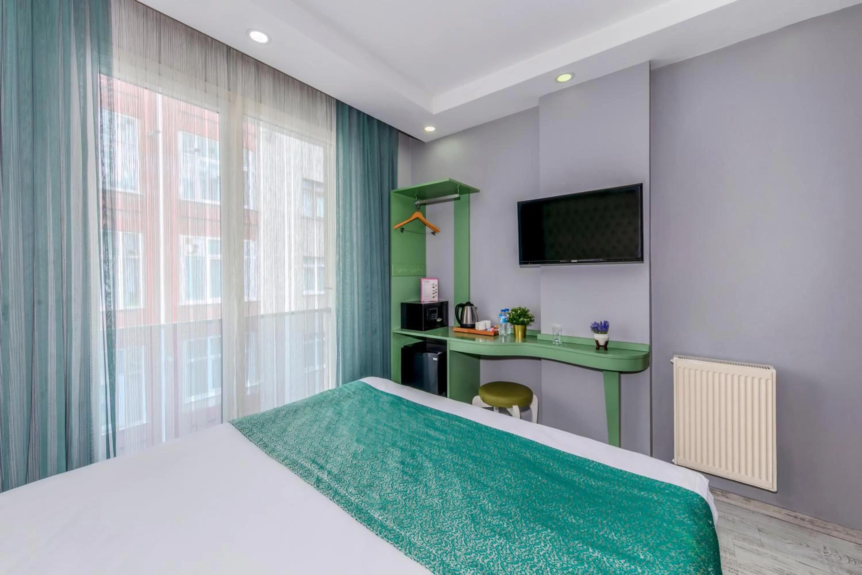 Photo of the whole room, Bed in Green Garden Hotel - Bahçelievler