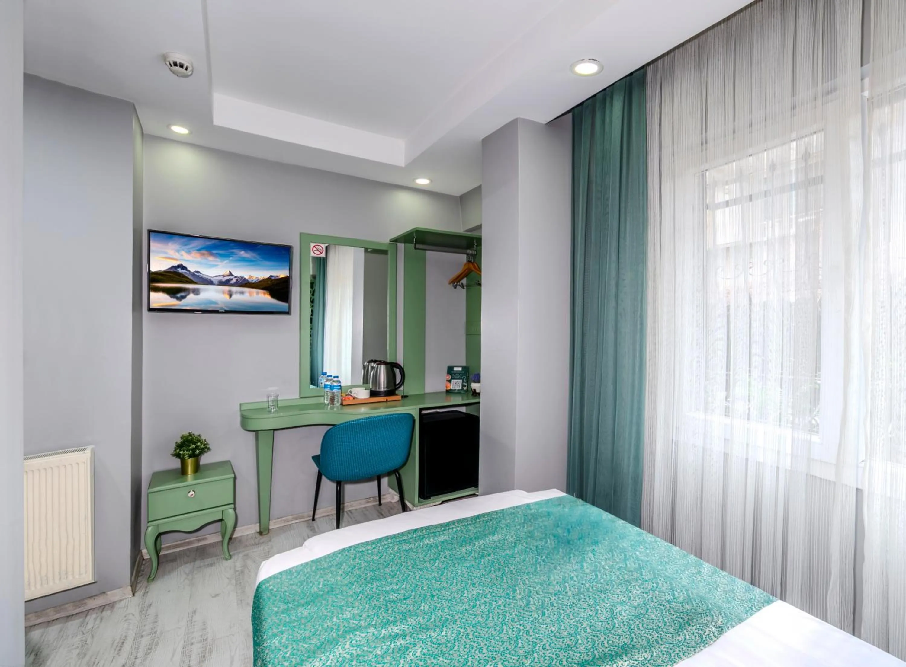 Photo of the whole room, Bed in Green Garden Hotel - Bahçelievler