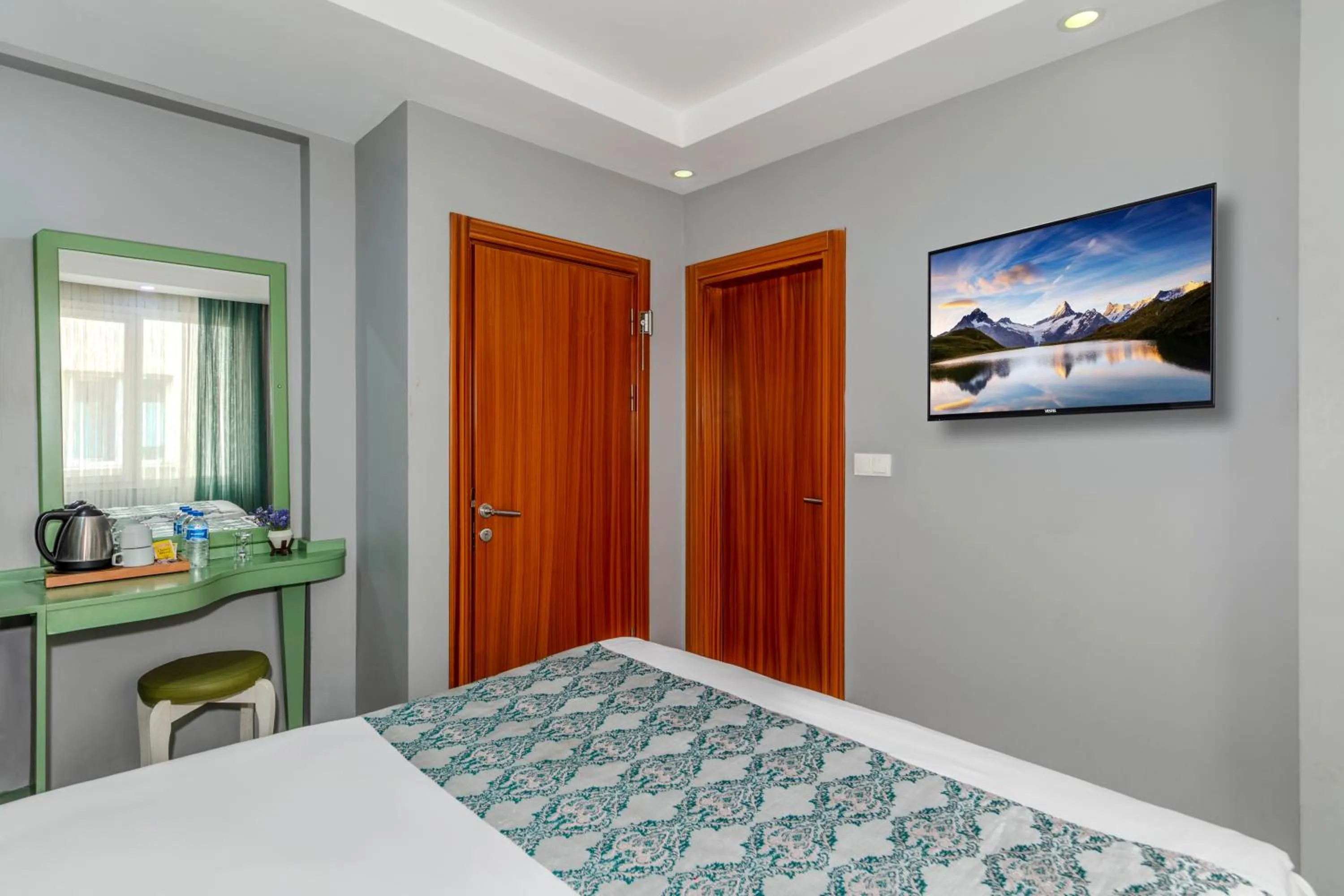 Photo of the whole room, Bed in Green Garden Hotel - Bahçelievler