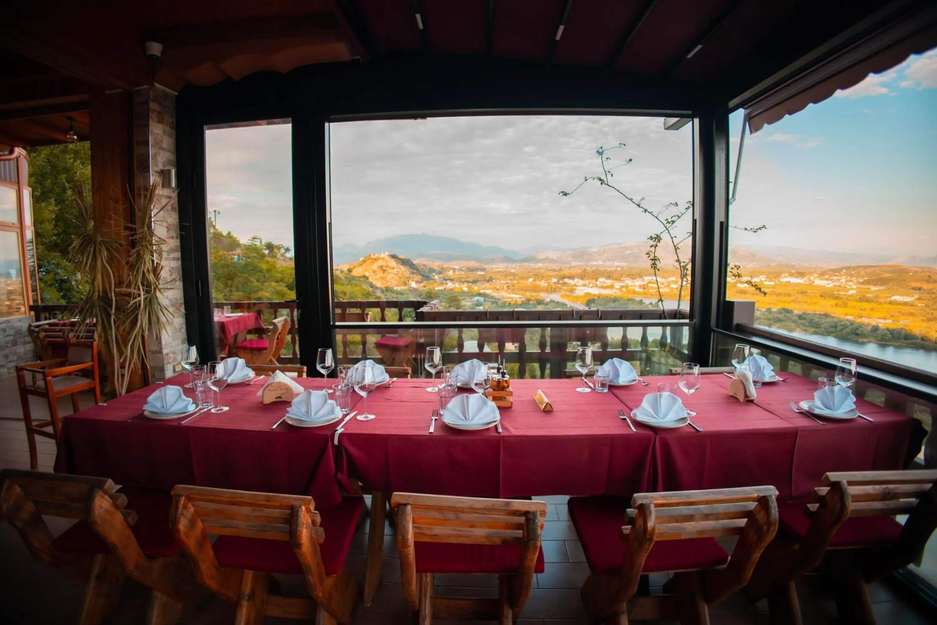 Restaurant/places to eat in Hotel Grandpa's House