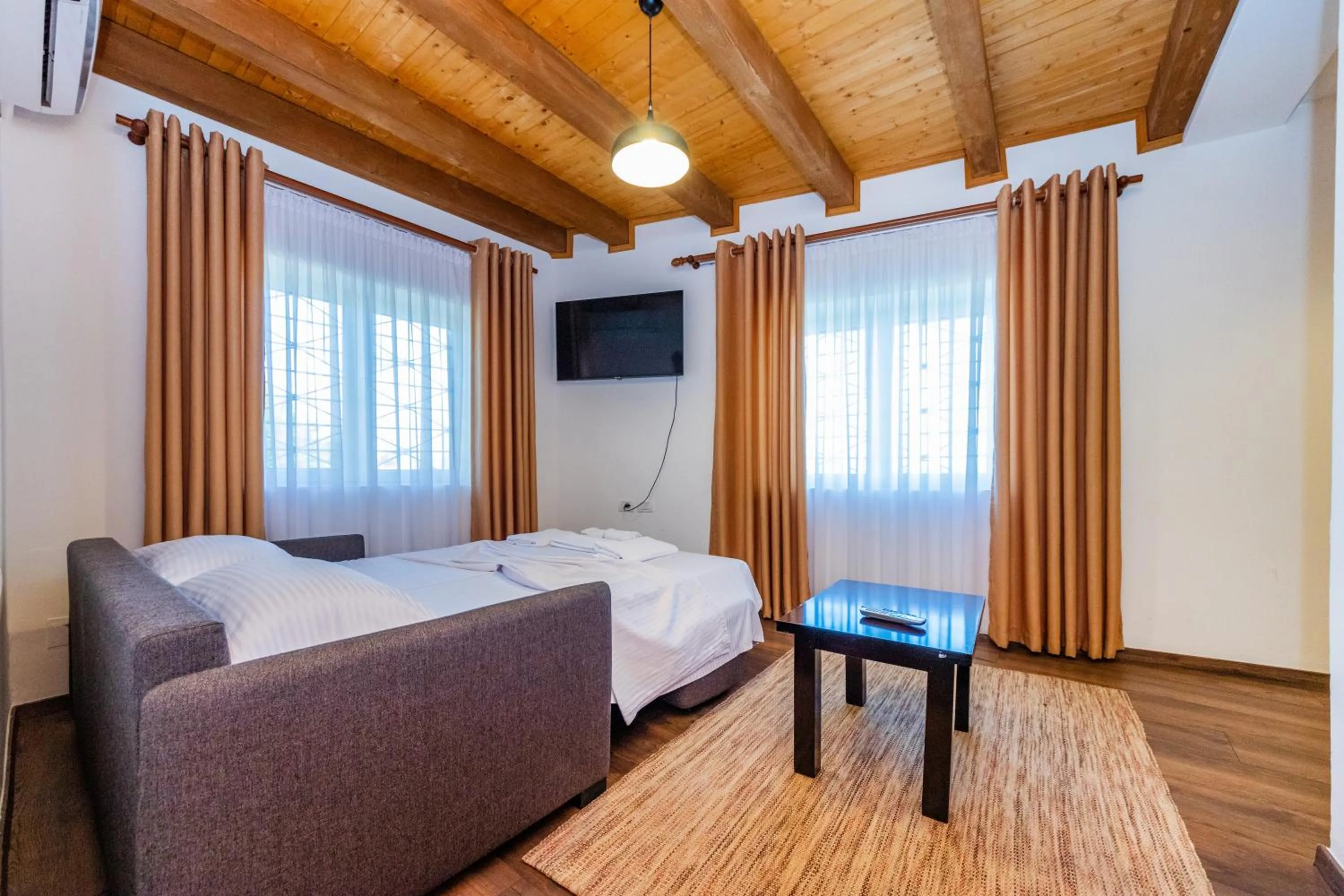 Bed in Hotel Grandpa's House