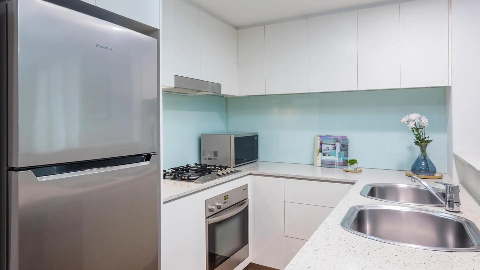 Kitchen or kitchenette in Oaks Brisbane Casino Tower Suites