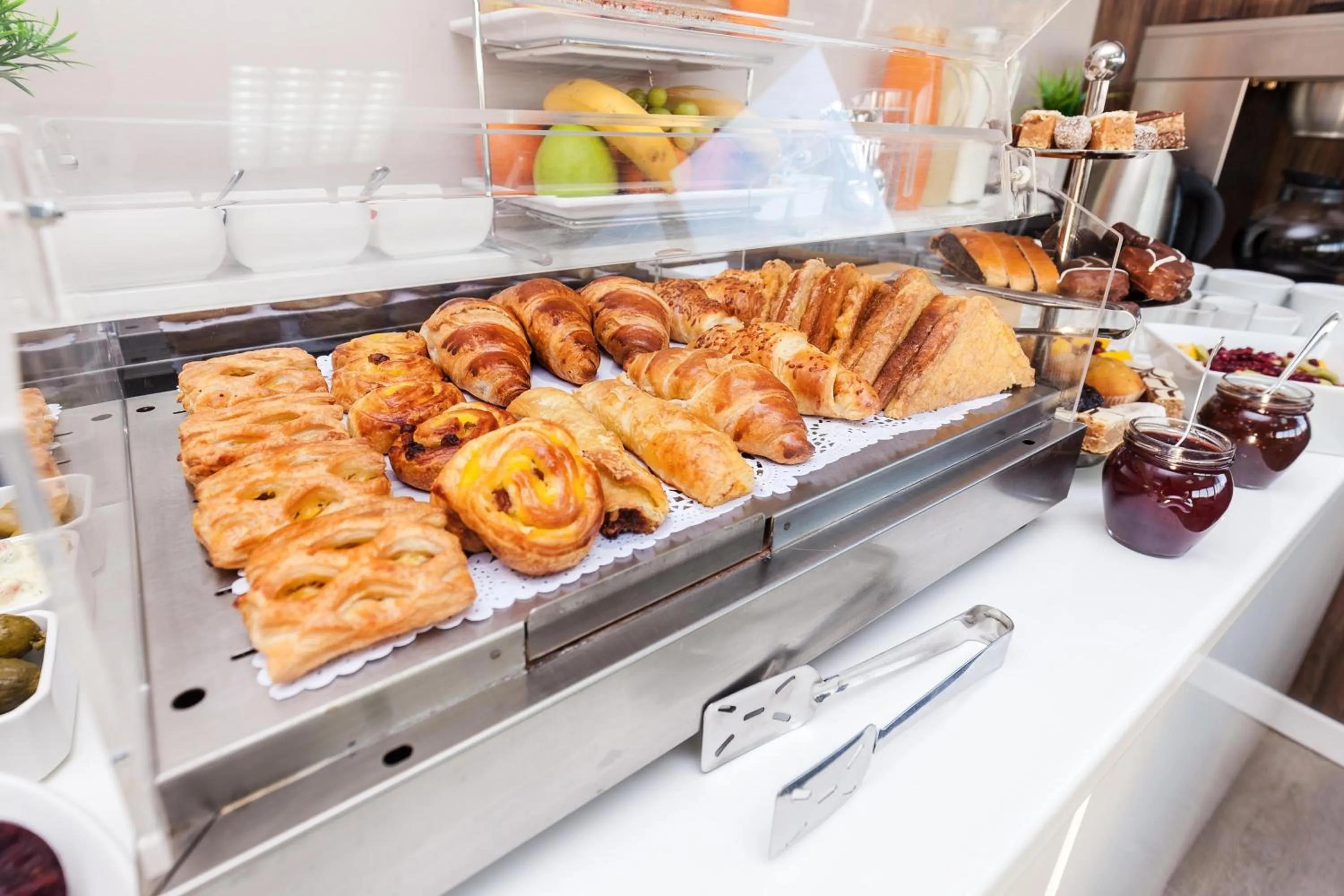 Breakfast in Adresa Suites