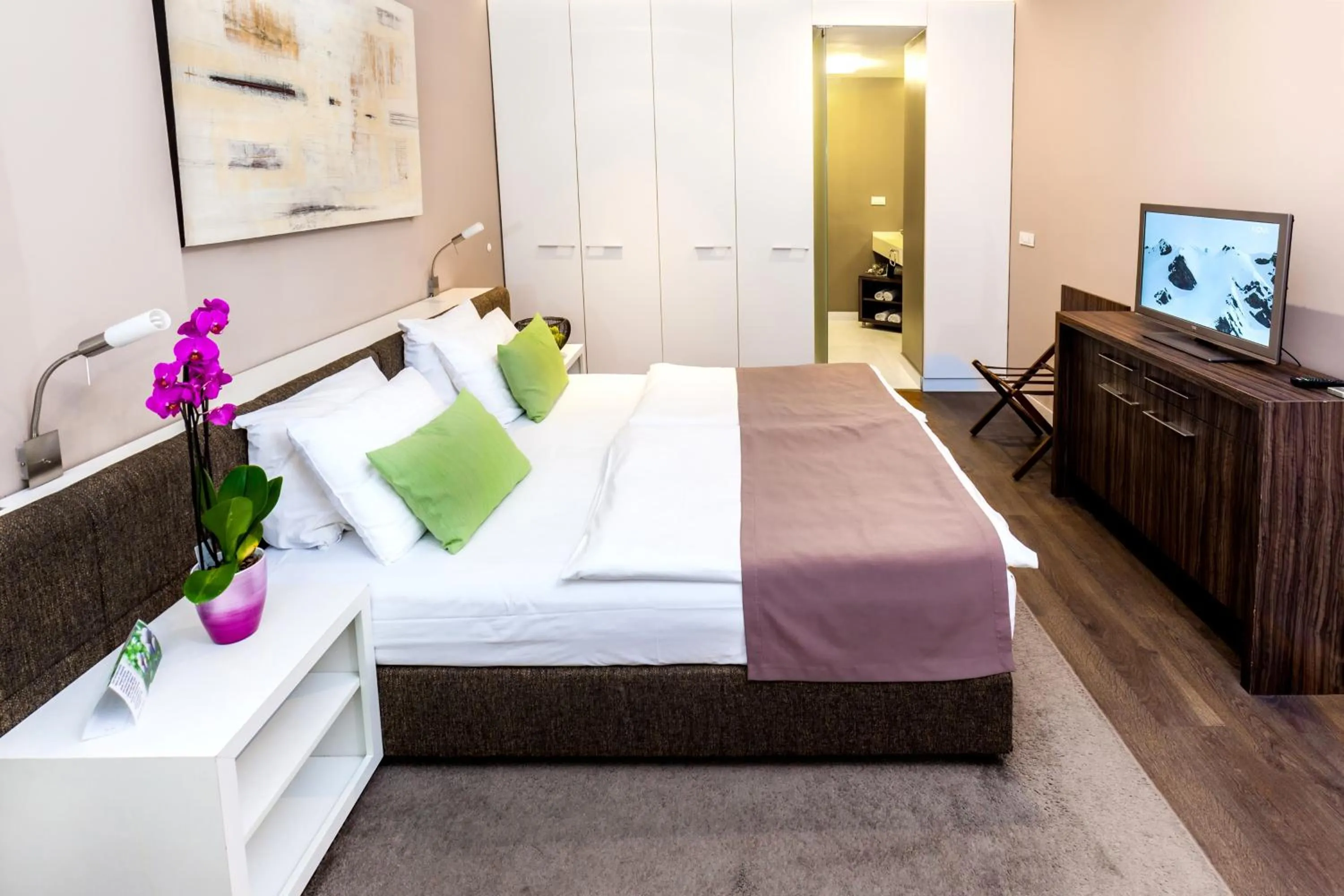 Bathroom, Bed in Adresa Suites