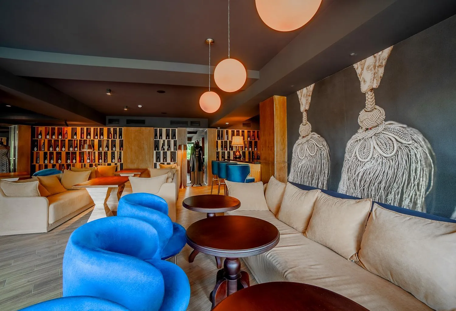 Restaurant/places to eat in Folk Boutique Hotel