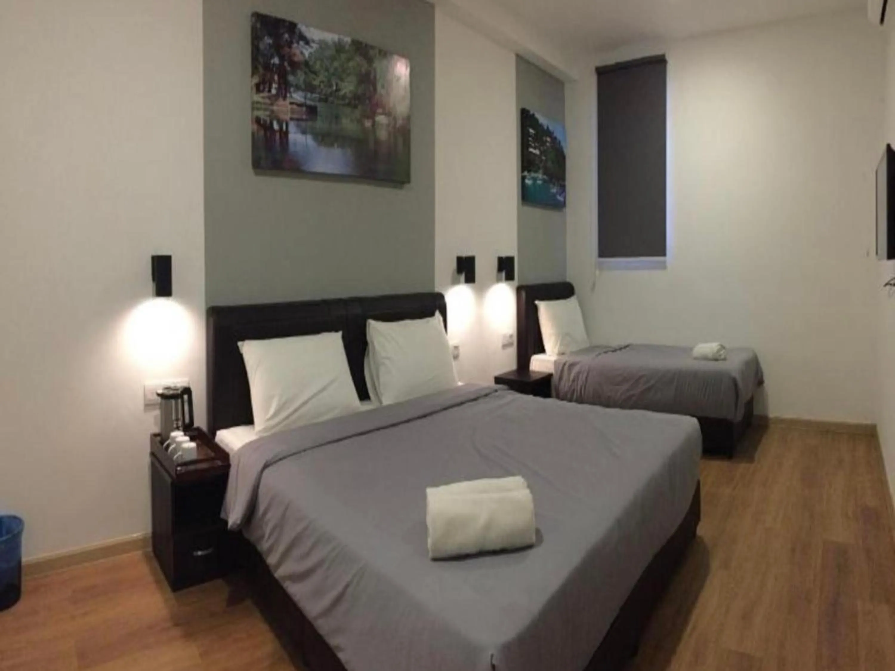 Superior Suite in OYO 89492 Carlton Inn Bukit Ubi