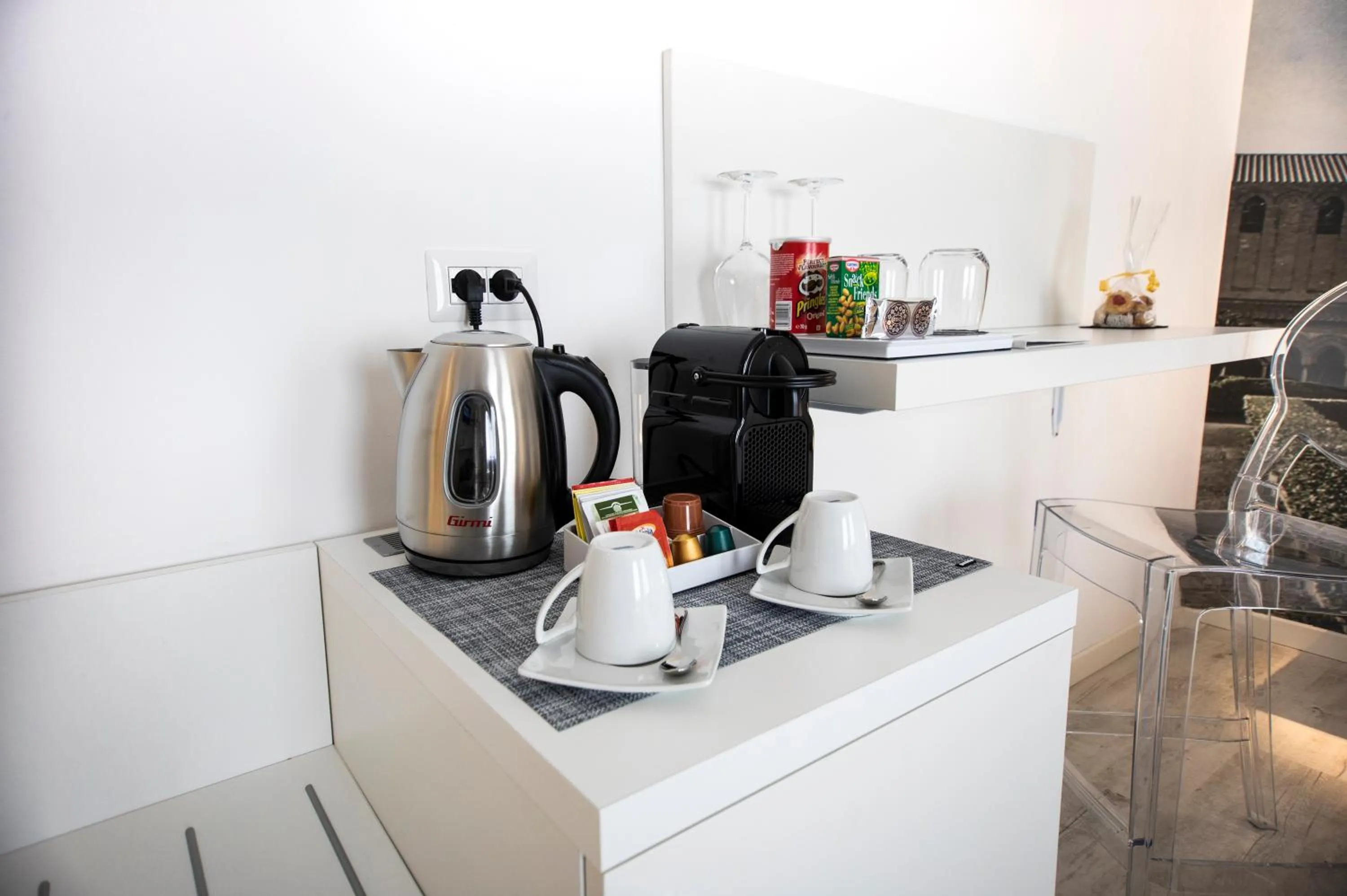 Photo of the whole room in Suite Quaroni