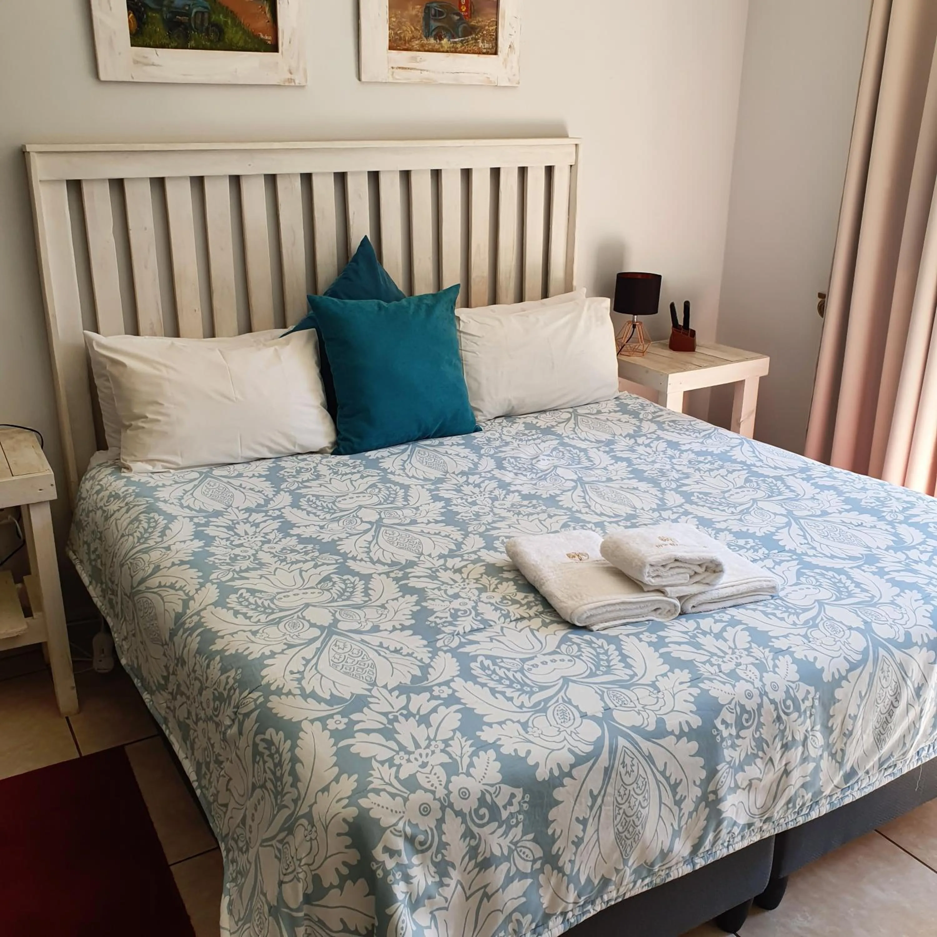 Bedroom, Bed in New Beginnings B&B