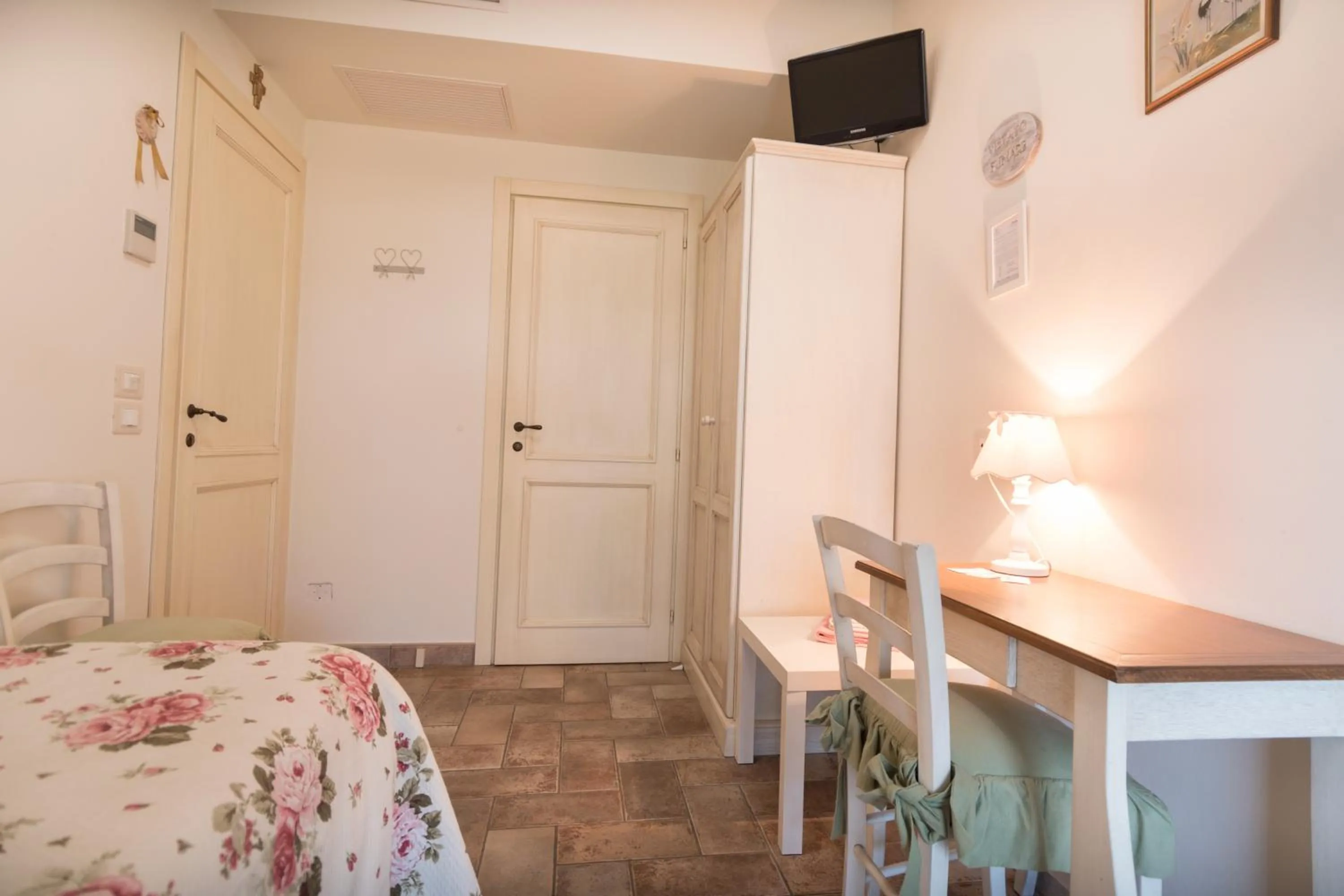 Bedroom, Bed in Rosa di Assisi