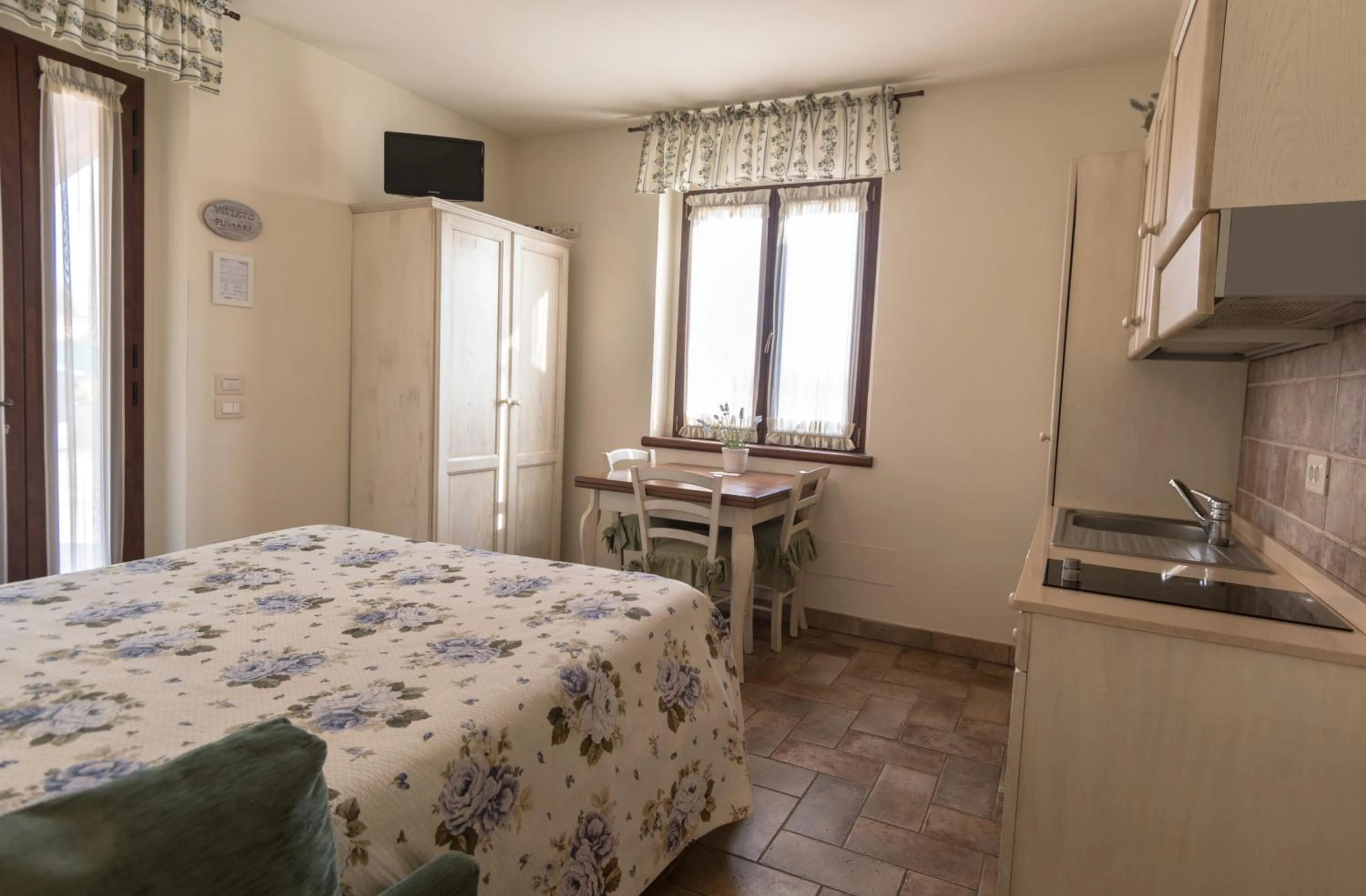 Kitchen or kitchenette, Bed in Rosa di Assisi