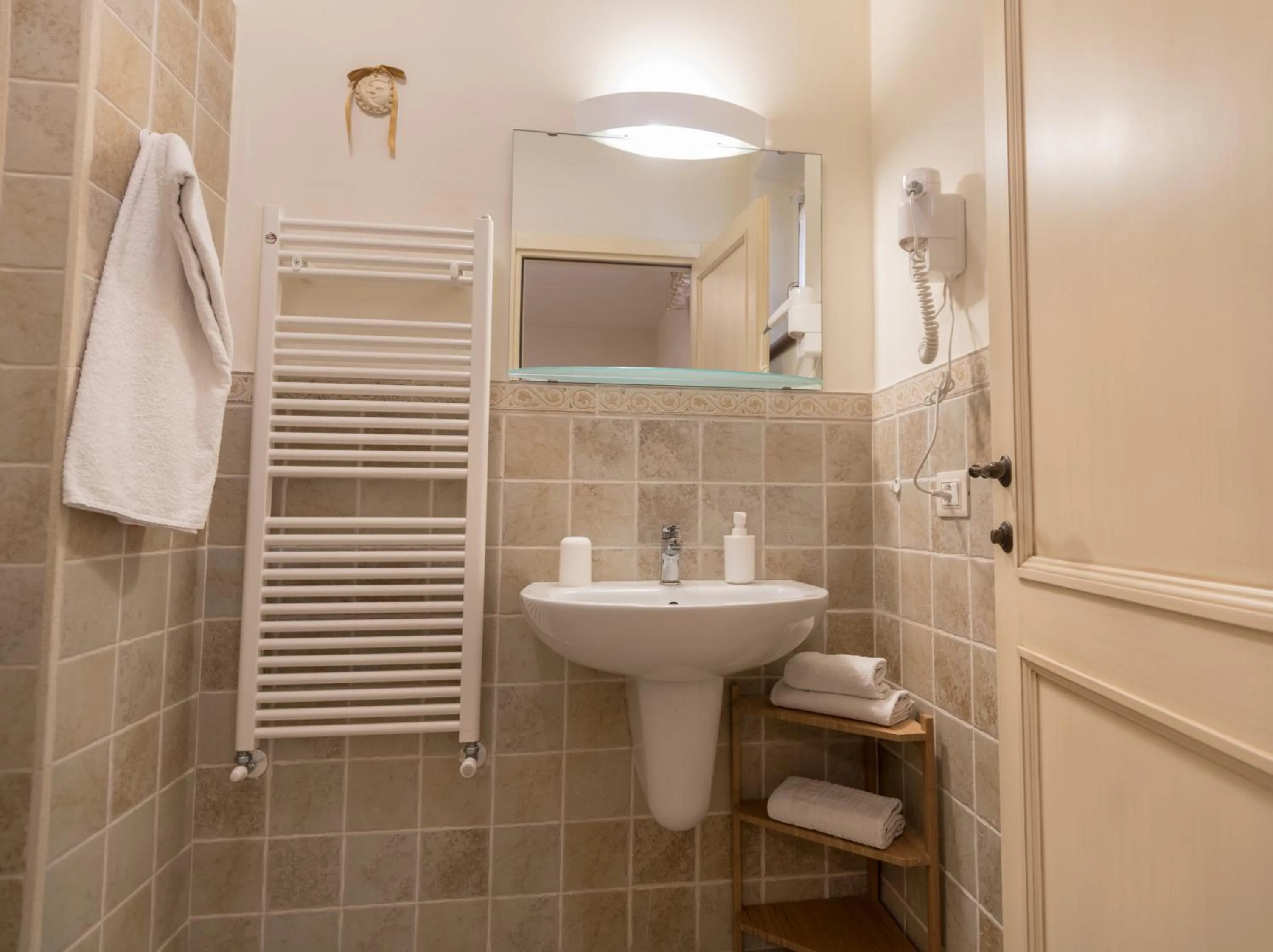 Shower in Rosa di Assisi