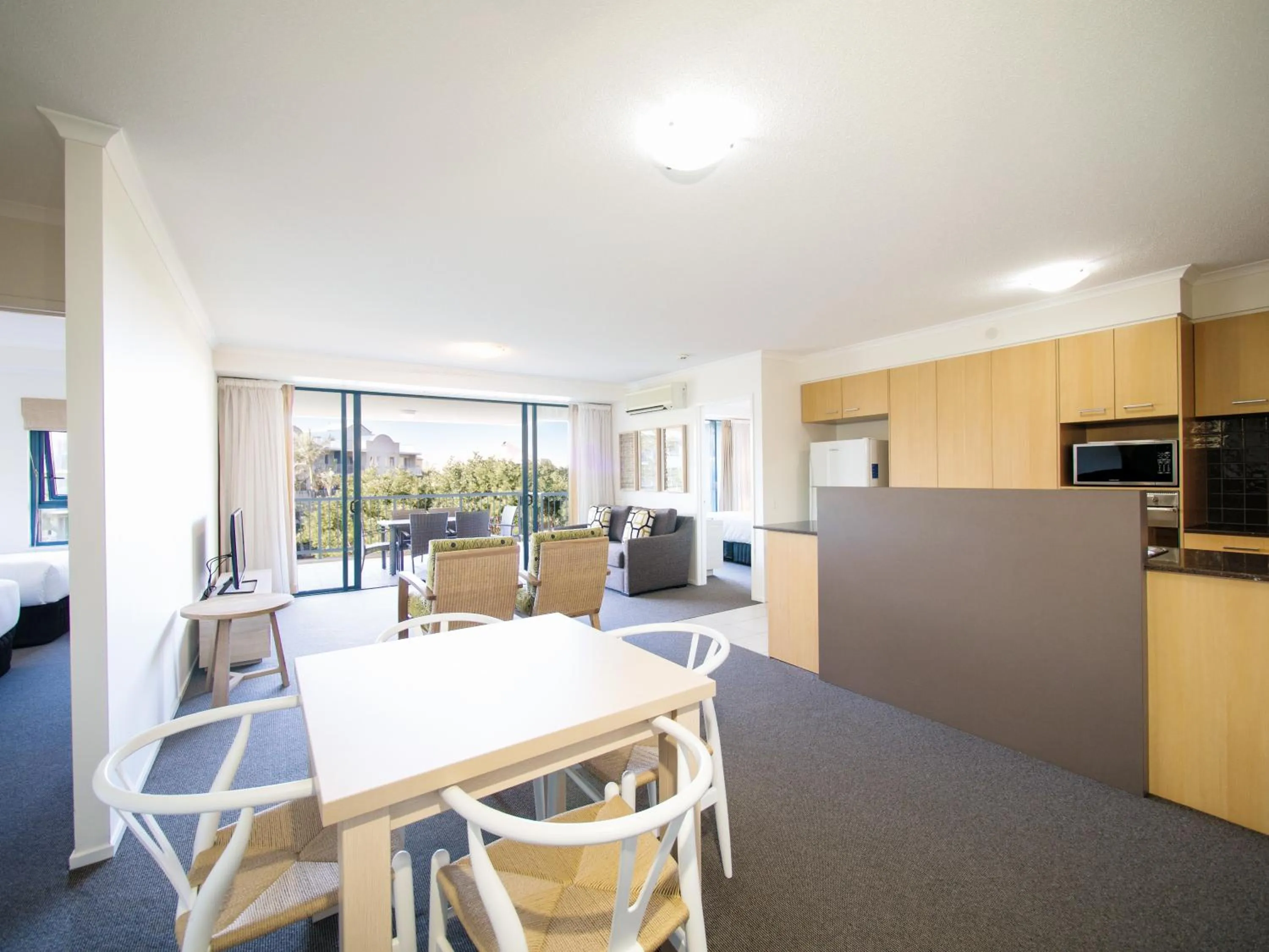 TV and multimedia in Oaks Sunshine Coast Seaforth Resort