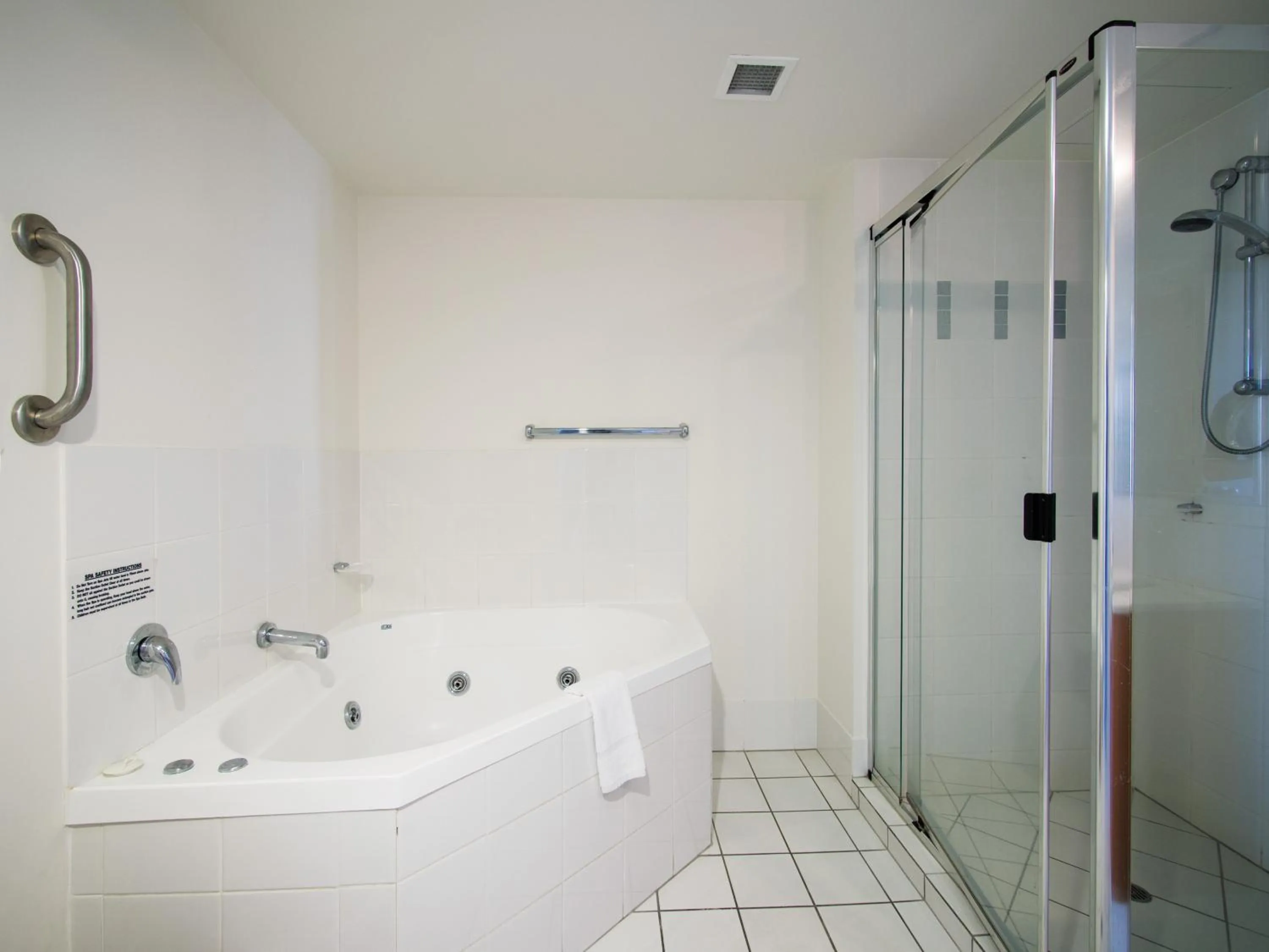 Bathroom in Oaks Sunshine Coast Seaforth Resort