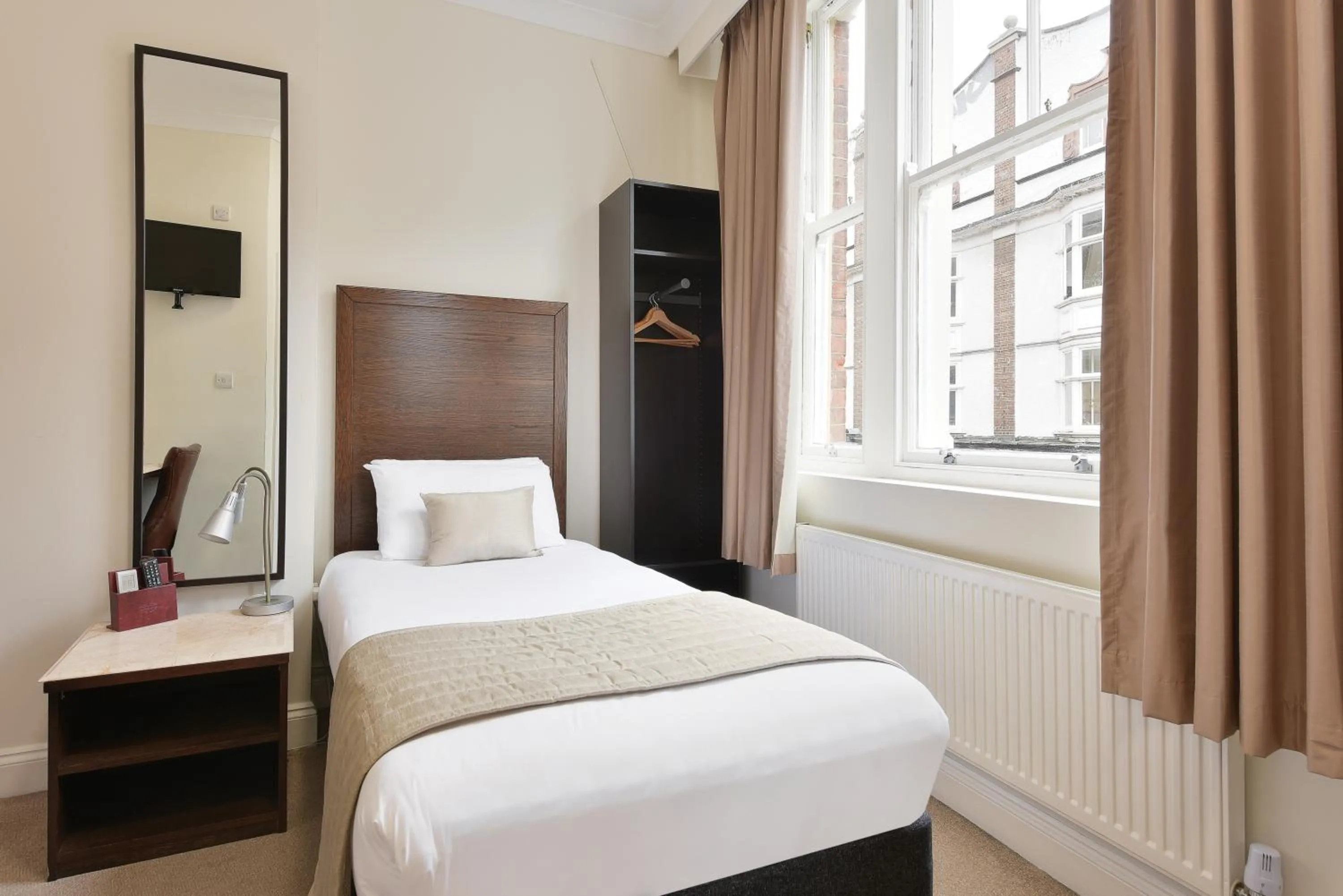 Photo of the whole room, Bed in The Bocardo Hotel