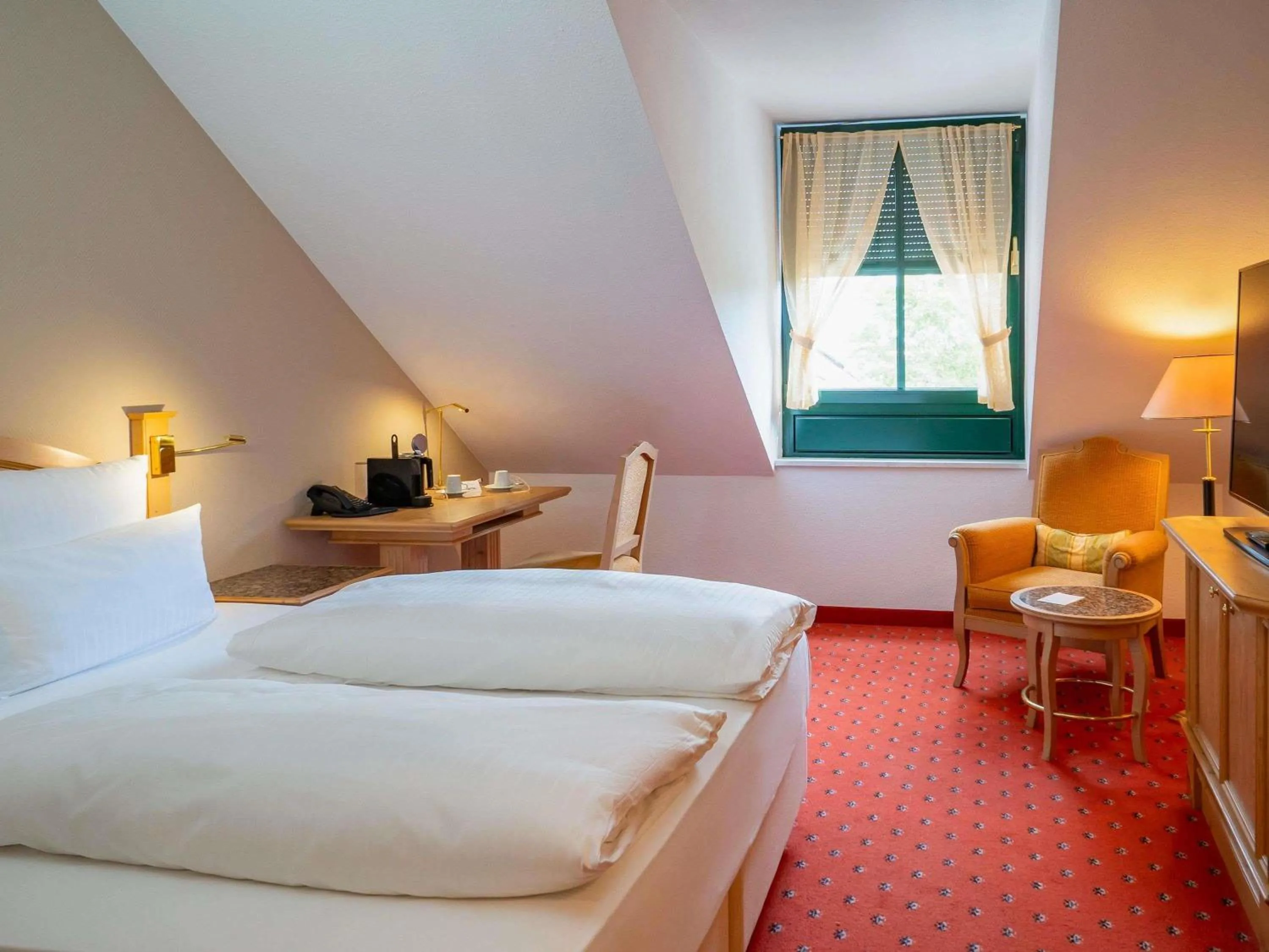 Bedroom, Bed in Atomis Hotel Munich Airport by Mercure