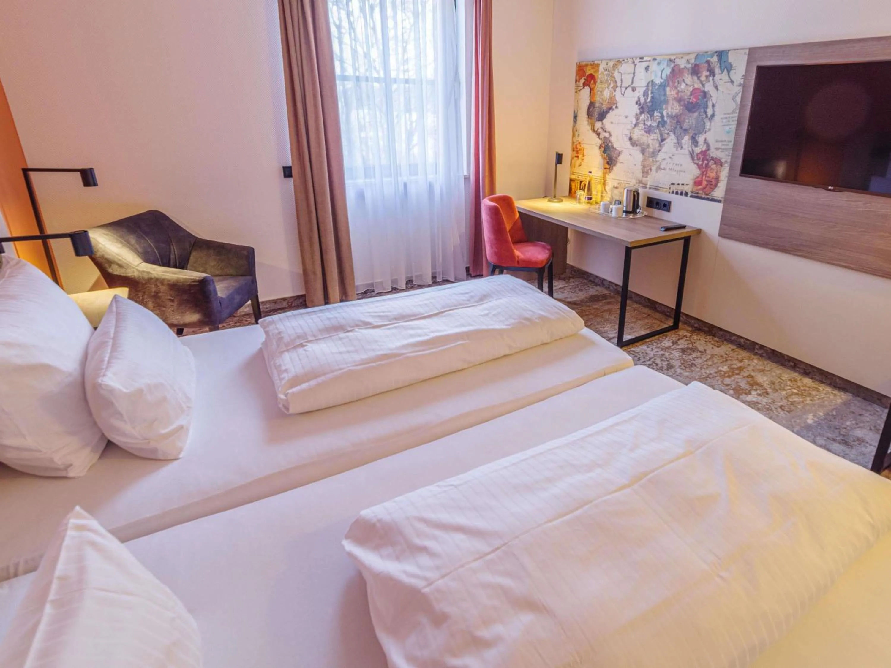 Bedroom, Bed in Atomis Hotel Munich Airport by Mercure