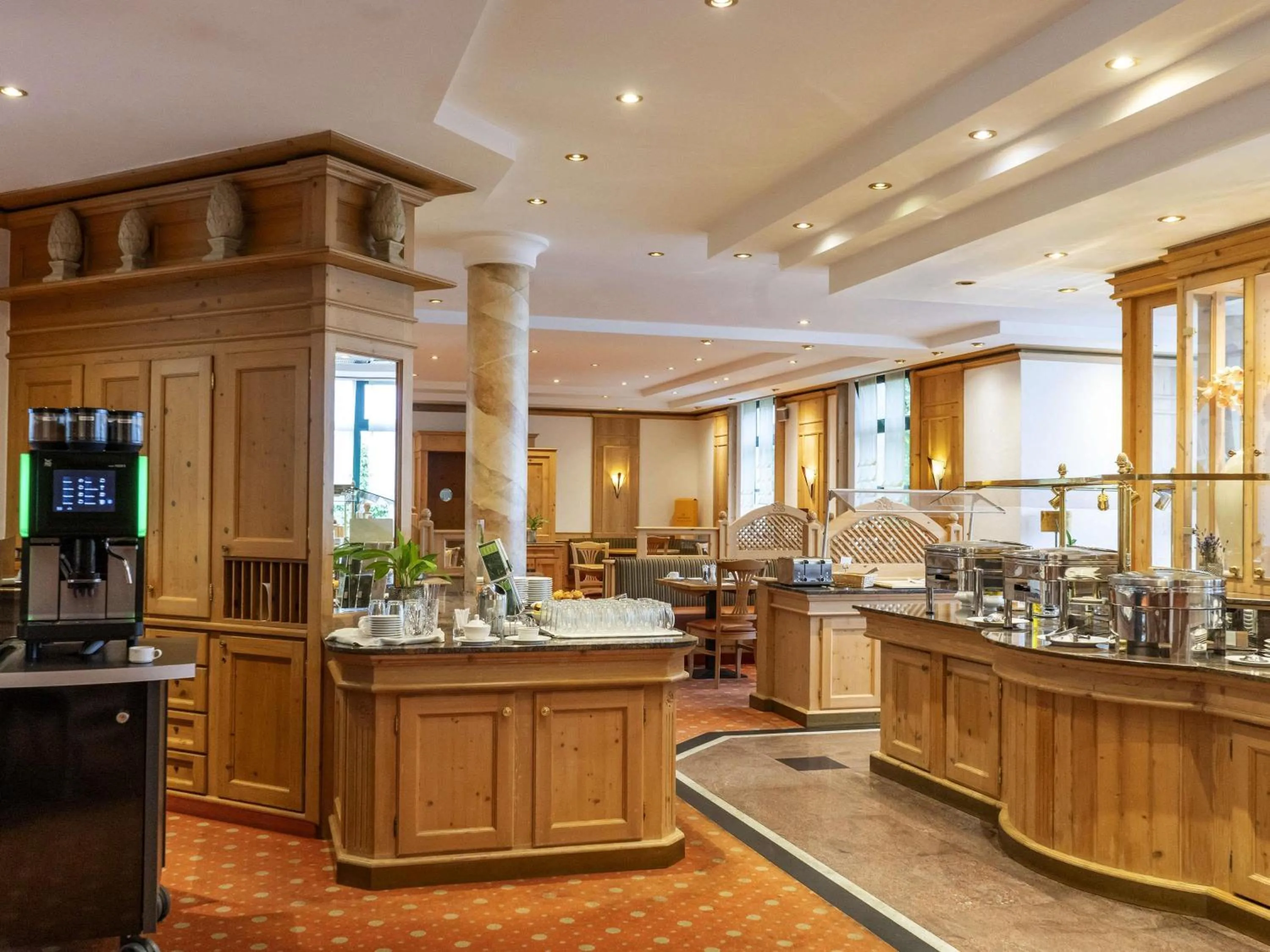 Restaurant/places to eat in Atomis Hotel Munich Airport by Mercure