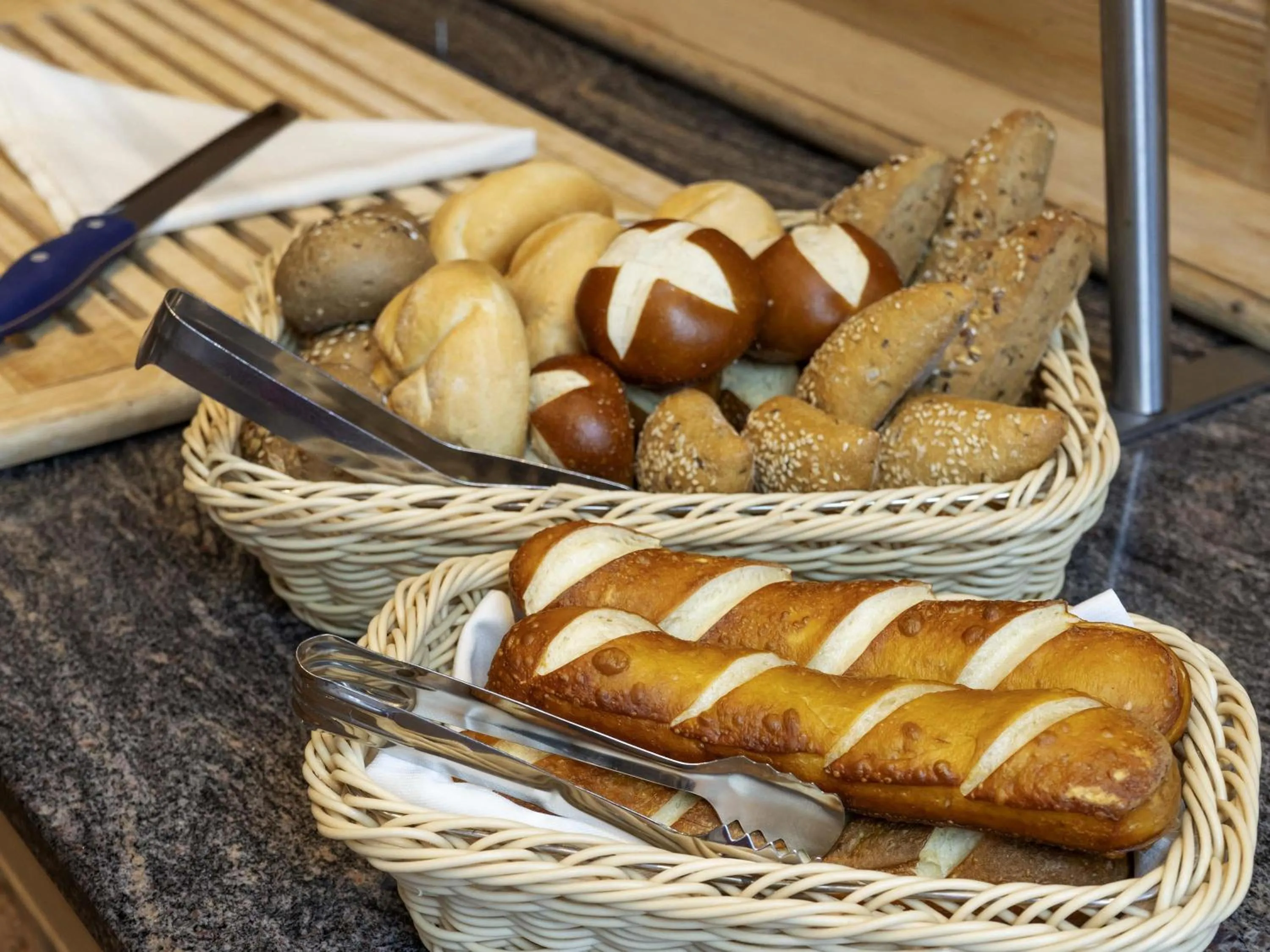 Restaurant/places to eat in Atomis Hotel Munich Airport by Mercure